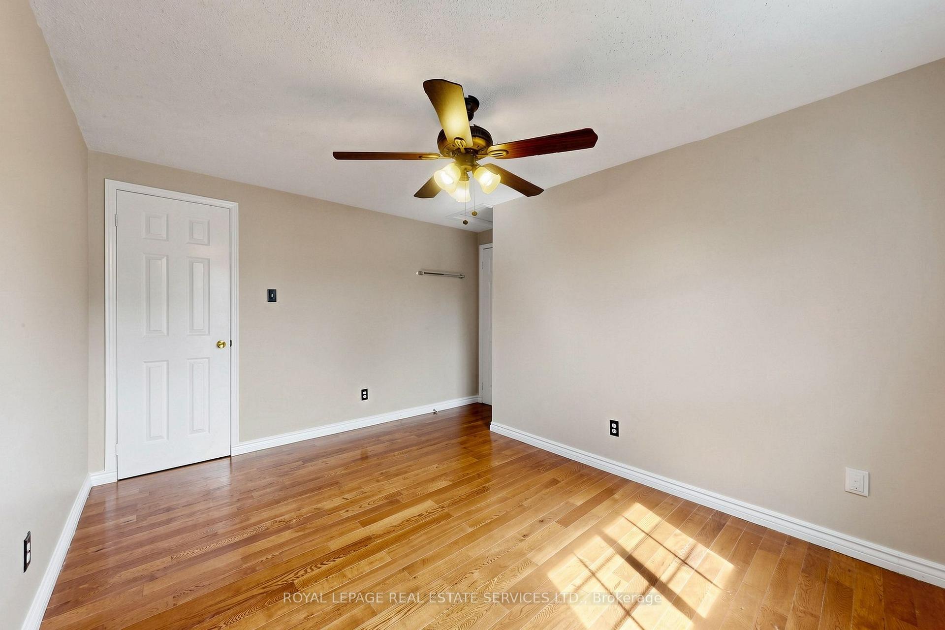 Photo 33 of 37 Woodsview Avenue, Etobicoke, West Humber-Clairville — HOMEH
