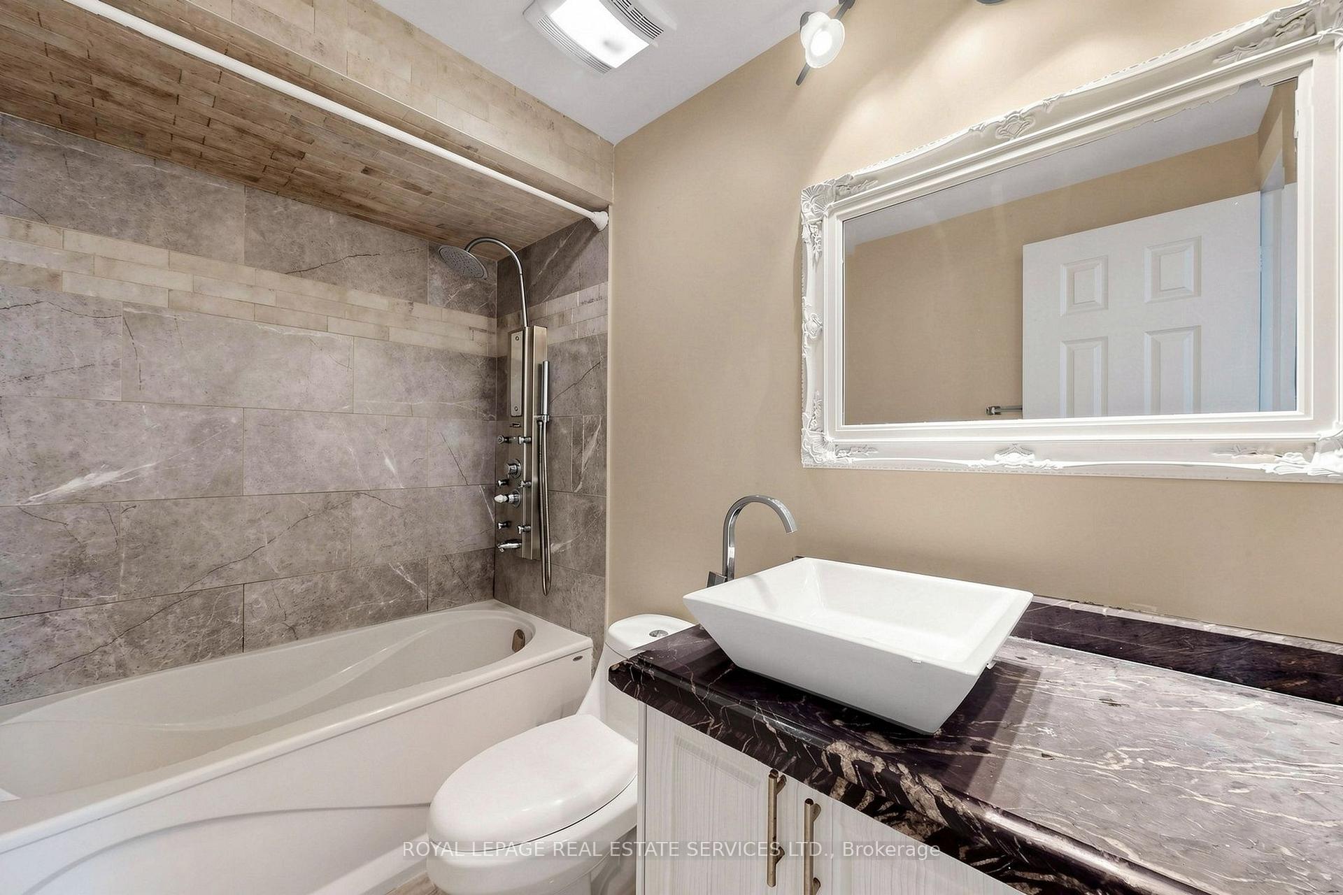 Photo 38 of 37 Woodsview Avenue, Etobicoke, West Humber-Clairville — HOMEH