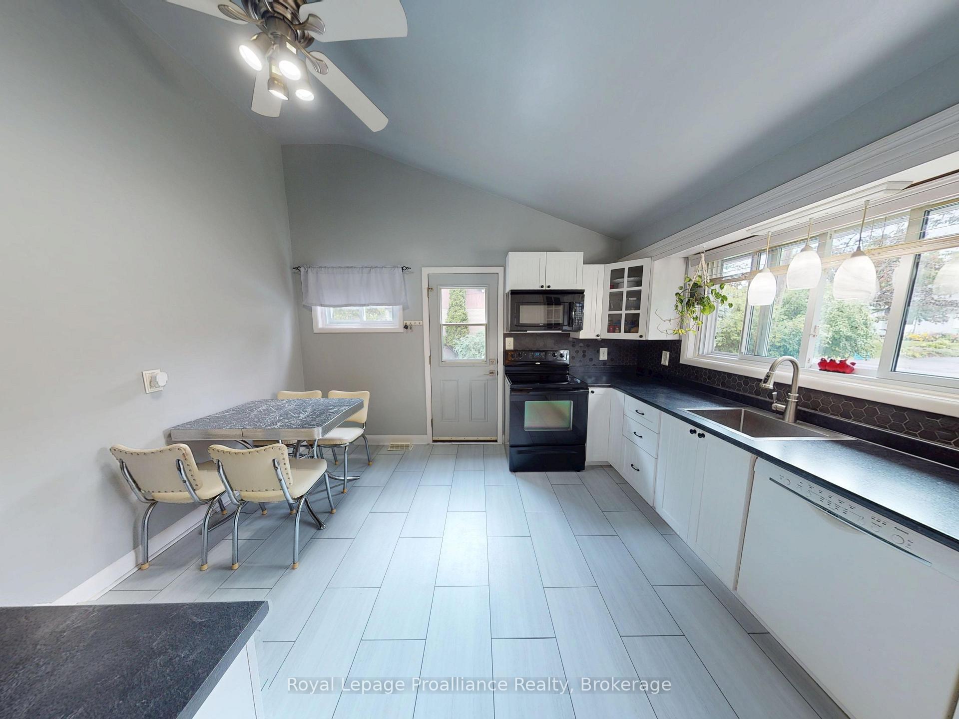 Photo 8 of 32 Glen Road, Belleville, Belleville Ward — HOMEH