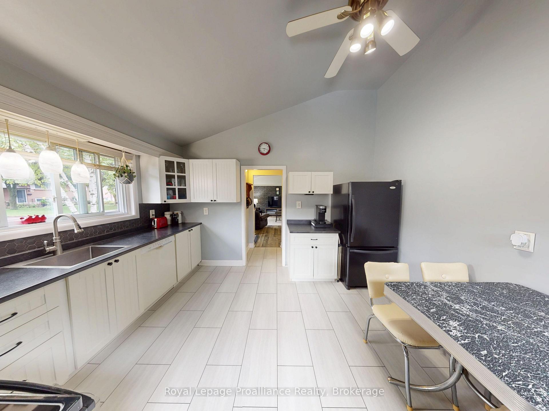 Photo 12 of 32 Glen Road, Belleville, Belleville Ward — HOMEH