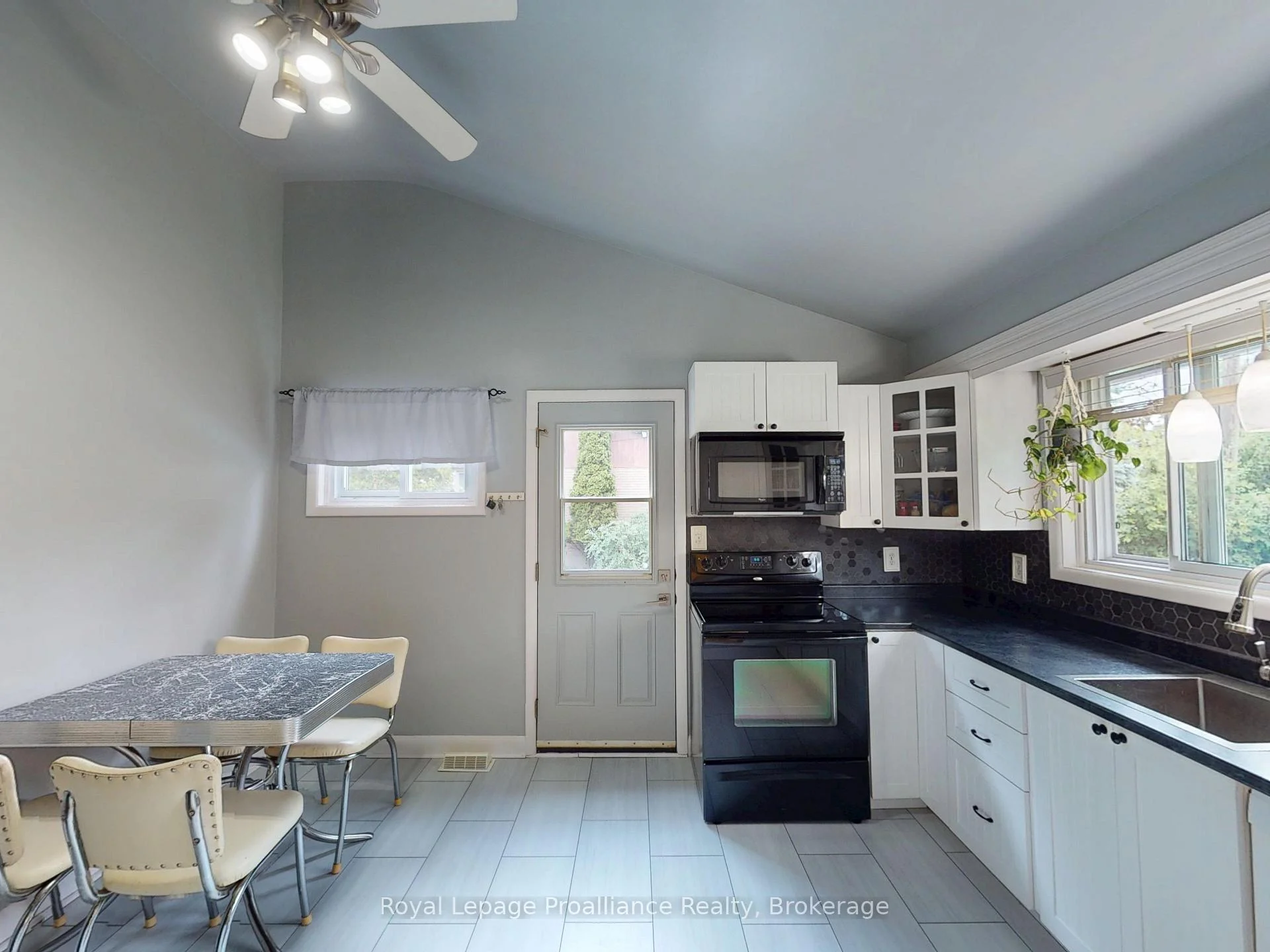 Photo 11 of 32 Glen Road, Belleville, Belleville Ward — HOMEH