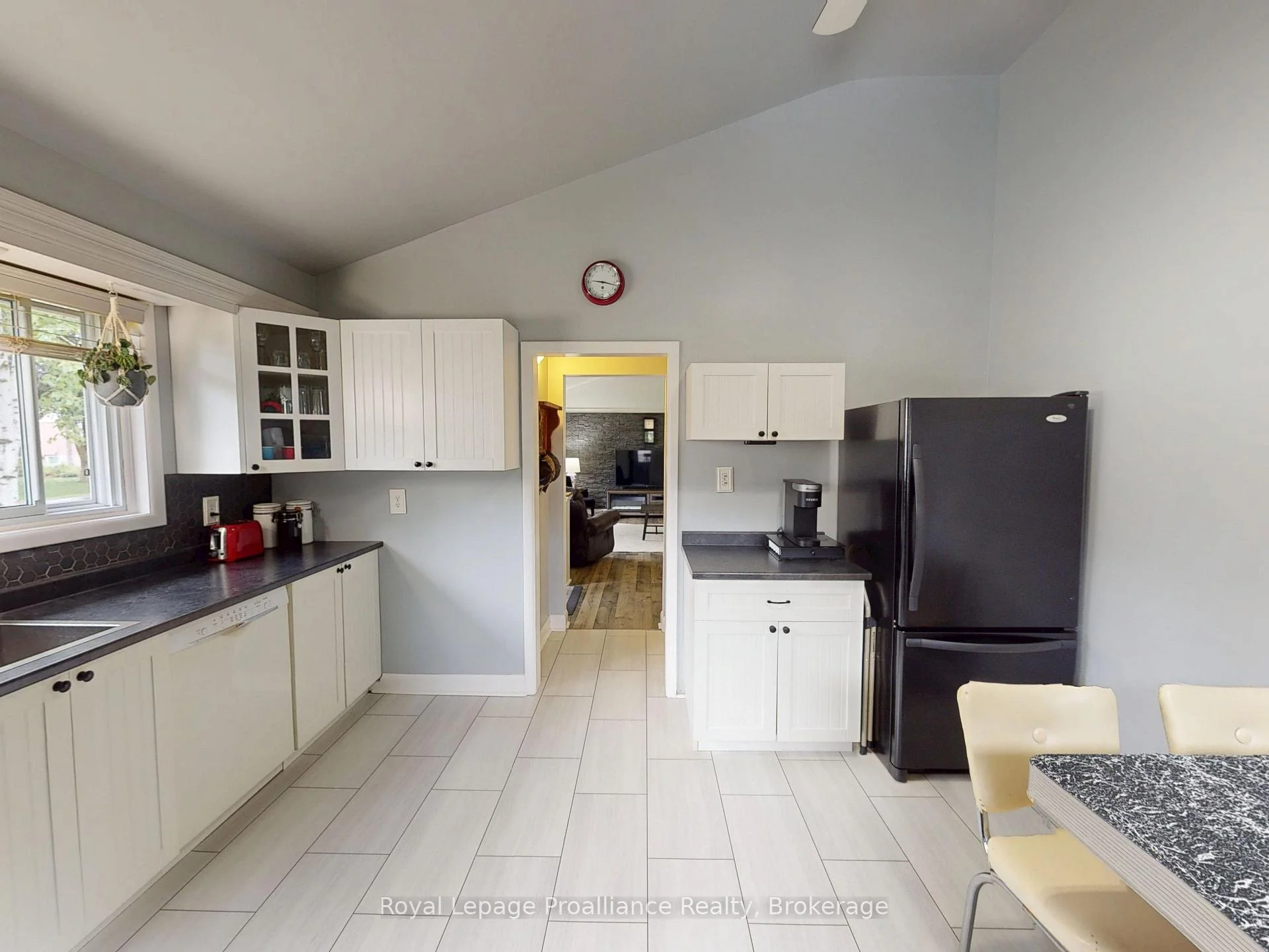 Photo 13 of 32 Glen Road, Belleville, Belleville Ward — HOMEH