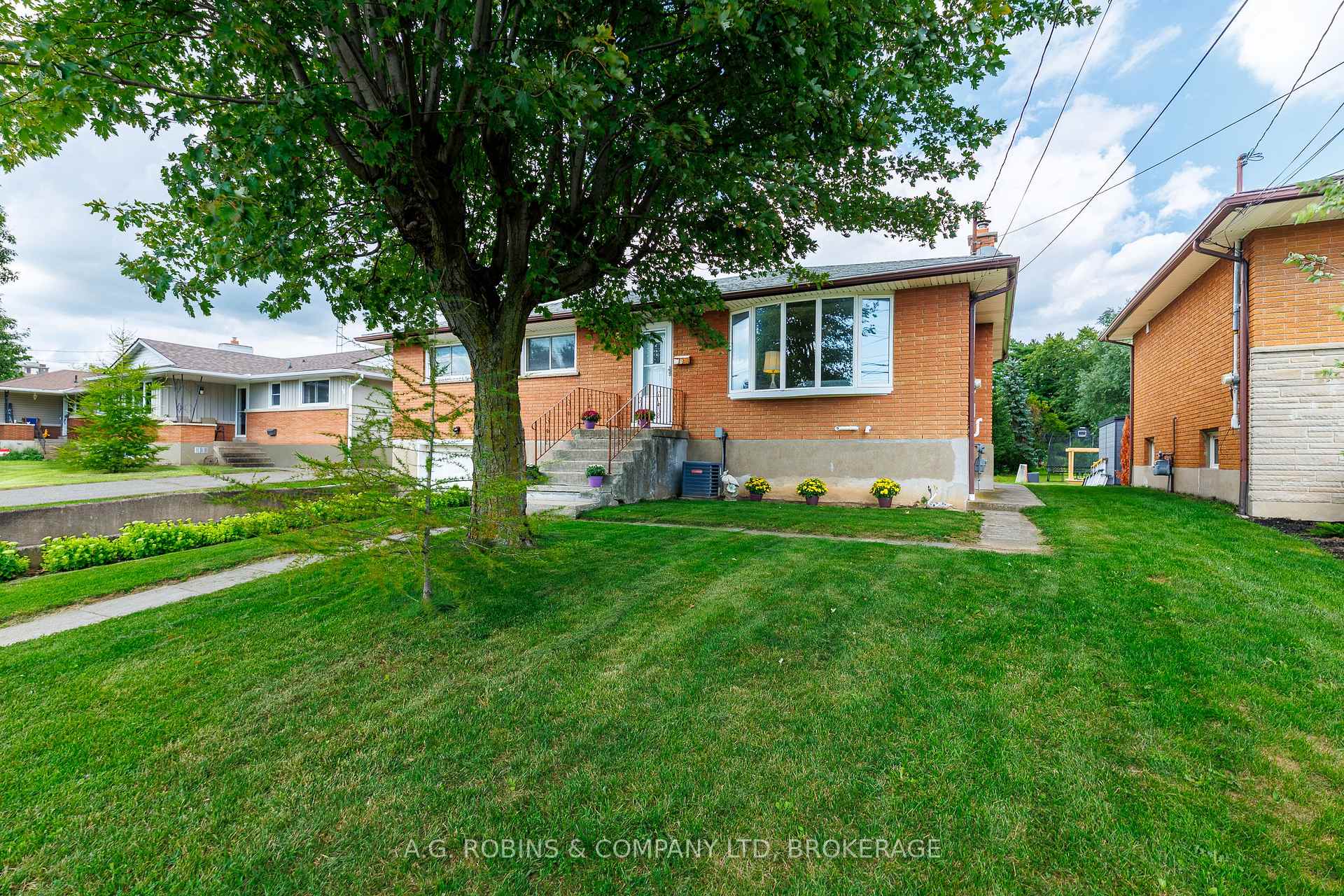 Photo 1 of 12 Berkley Avenue, Port Colborne, Bethel — HOMEH
