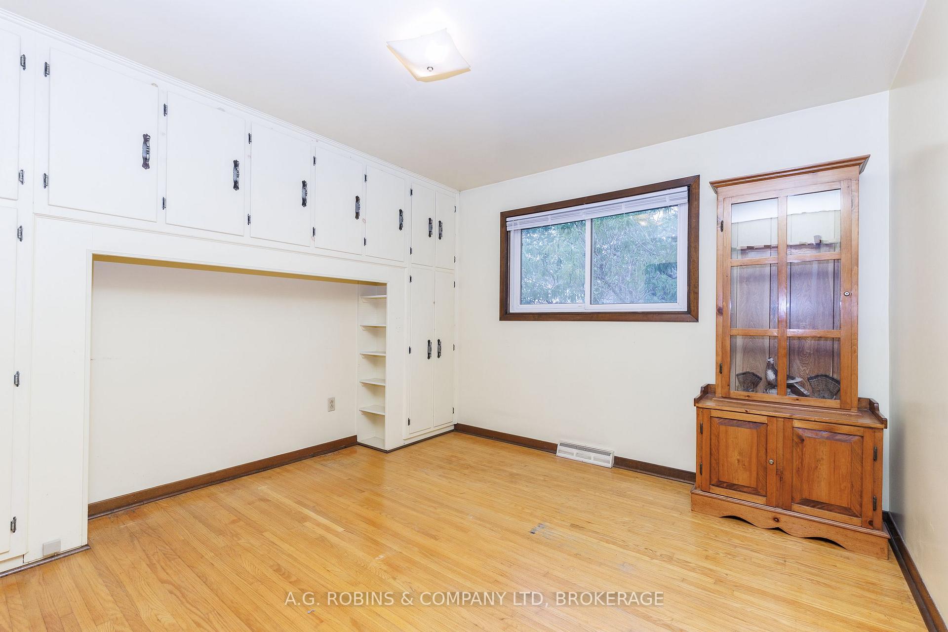Photo 10 of 12 Berkley Avenue, Port Colborne, Bethel — HOMEH