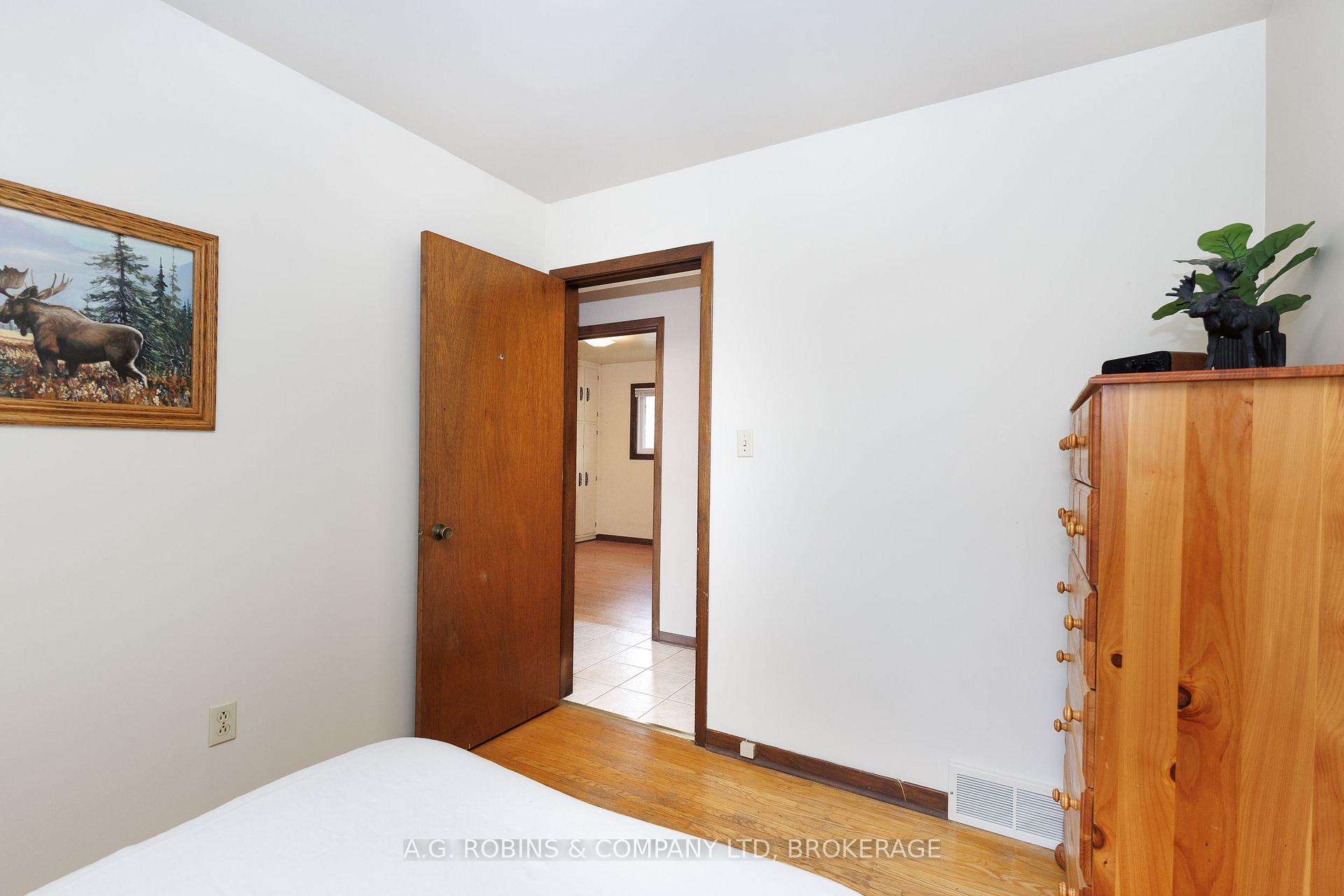 Photo 14 of 12 Berkley Avenue, Port Colborne, Bethel — HOMEH