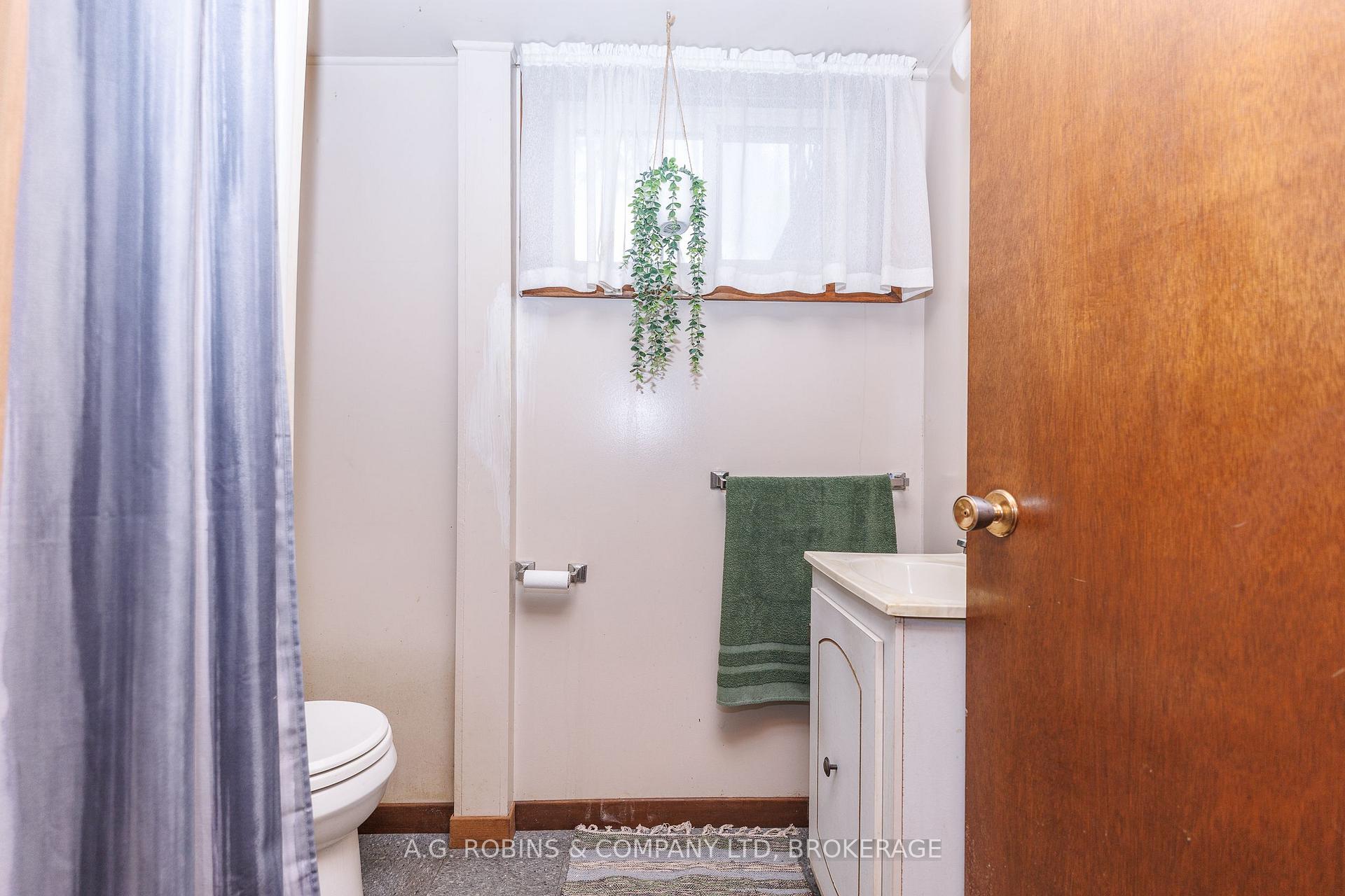 Photo 17 of 12 Berkley Avenue, Port Colborne, Bethel — HOMEH
