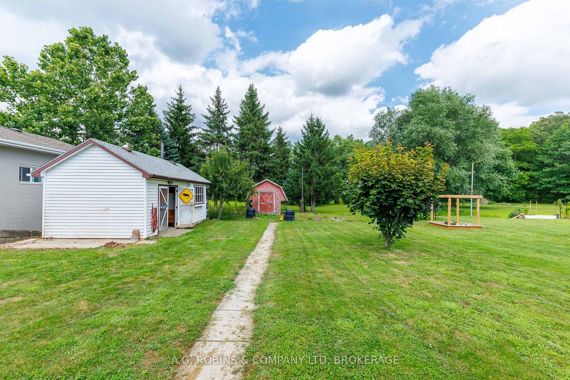 Photo 25 of 12 Berkley Avenue, Port Colborne, Bethel — HOMEH