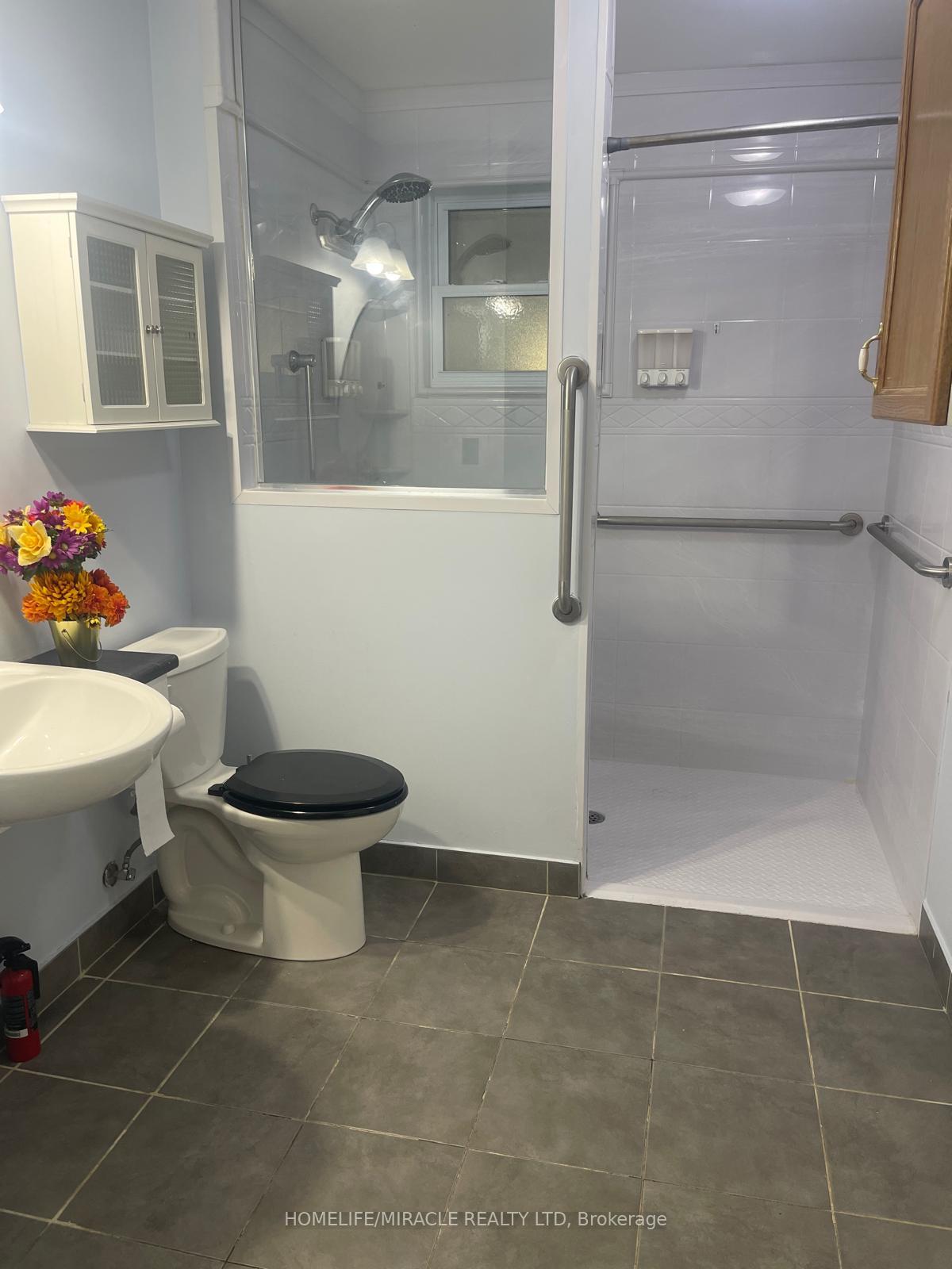 Photo 19 of 87 Renny Crescent, London, South X — HOMEH
