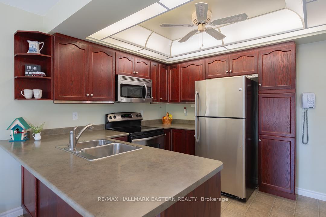 Photo 7 of 20 Ferguson Place, Peterborough, Northcrest Ward 5 — HOMEH