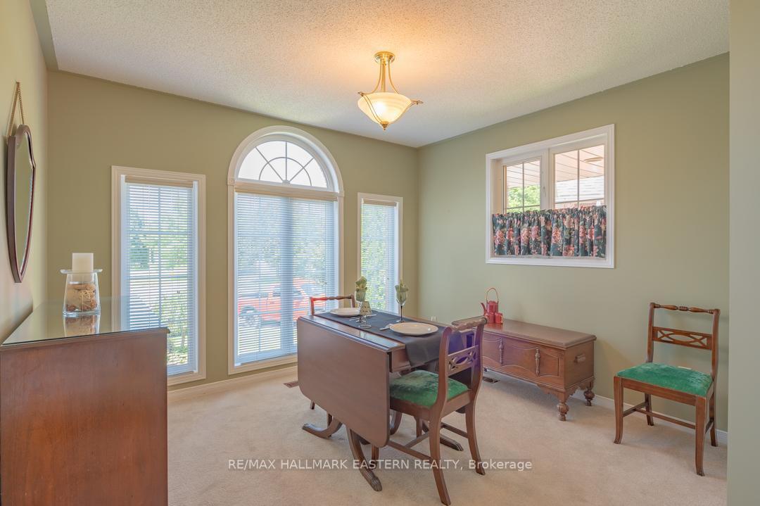 Photo 11 of 20 Ferguson Place, Peterborough, Northcrest Ward 5 — HOMEH