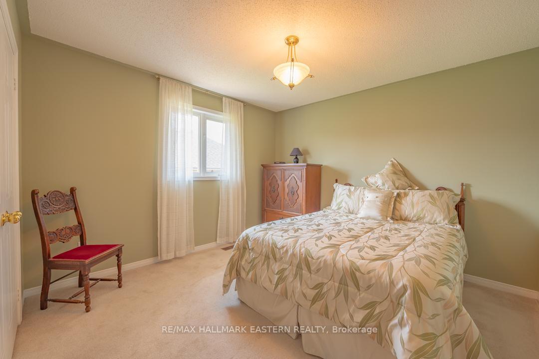 Photo 12 of 20 Ferguson Place, Peterborough, Northcrest Ward 5 — HOMEH