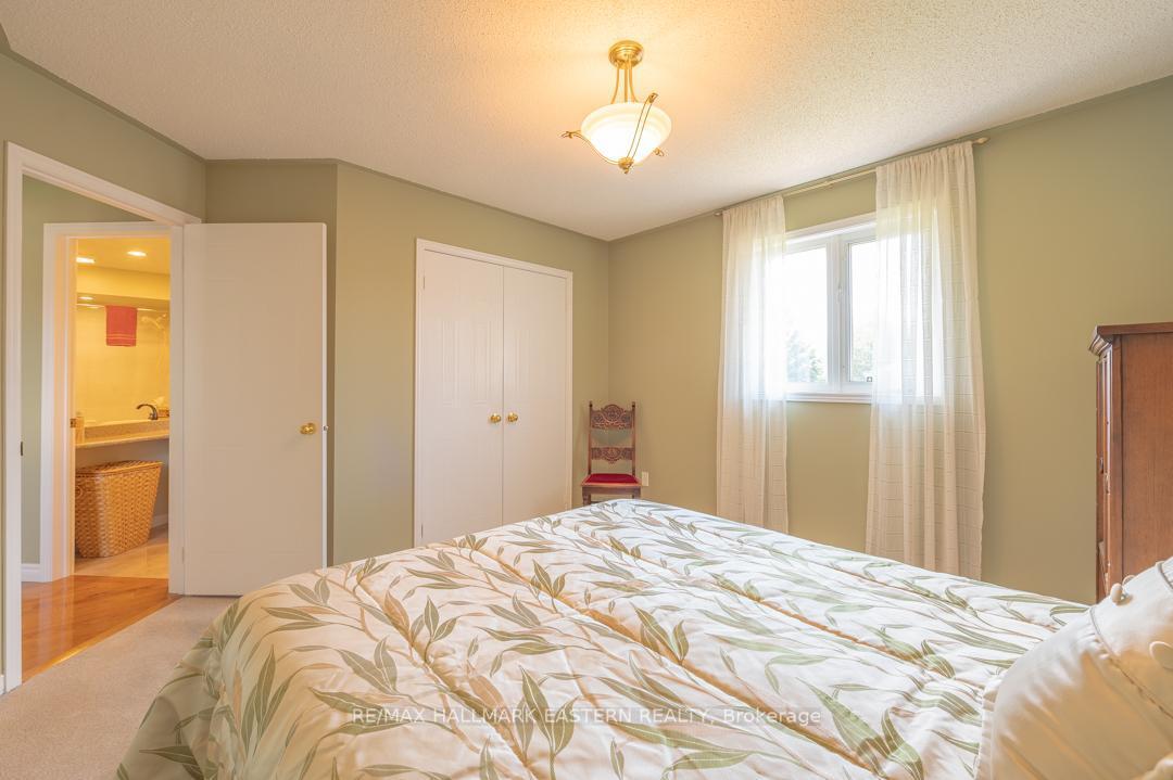 Photo 13 of 20 Ferguson Place, Peterborough, Northcrest Ward 5 — HOMEH