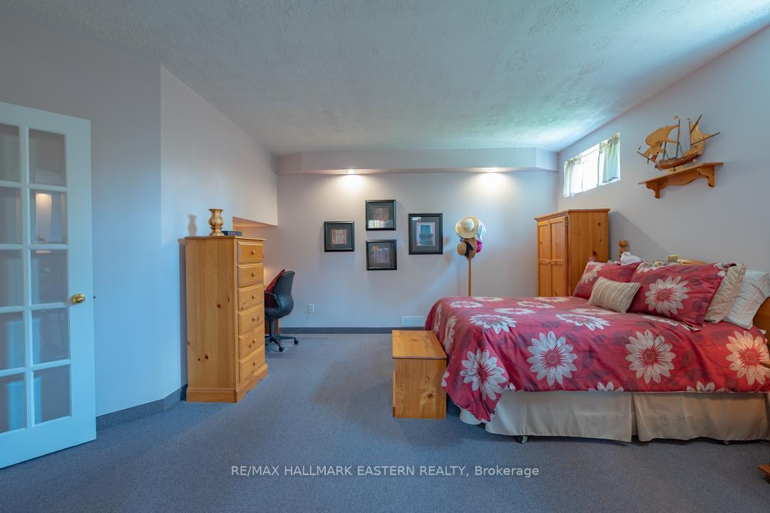 Photo 17 of 20 Ferguson Place, Peterborough, Northcrest Ward 5 — HOMEH