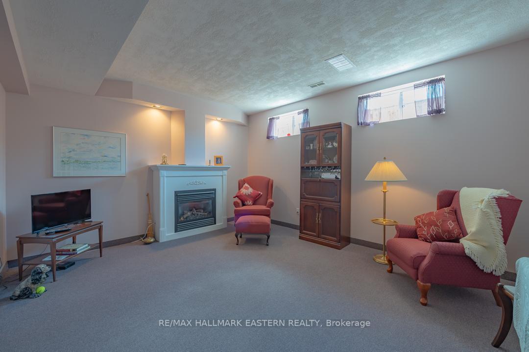 Photo 20 of 20 Ferguson Place, Peterborough, Northcrest Ward 5 — HOMEH