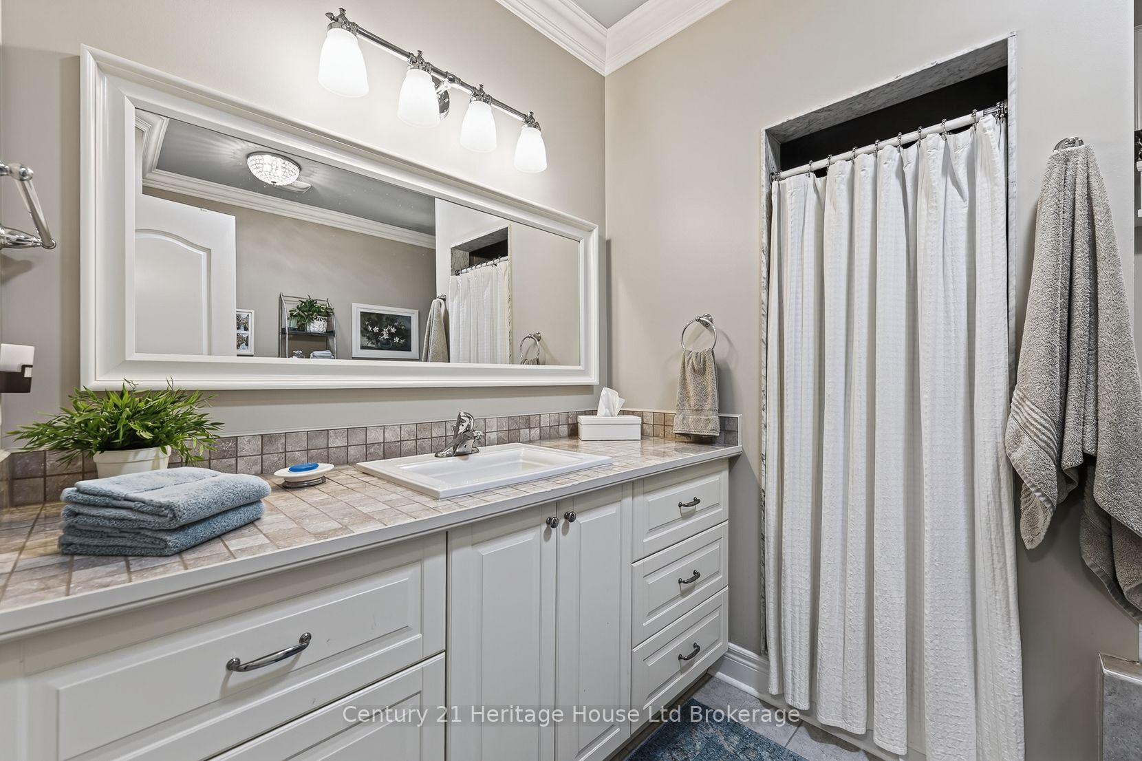 Photo 21 of 528 Baldwin Crescent, Woodstock, Woodstock - North — HOMEH