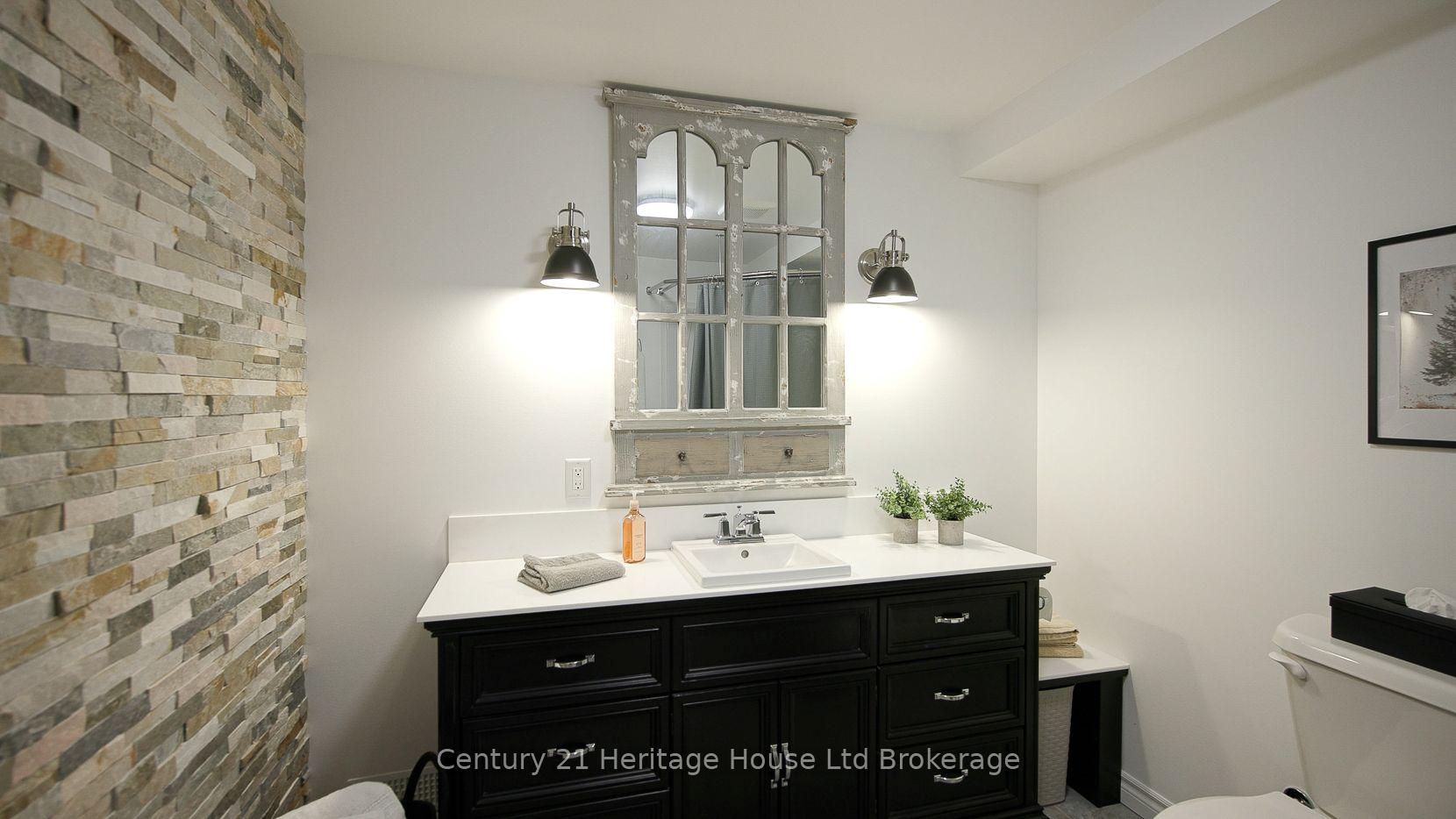 Photo 33 of 528 Baldwin Crescent, Woodstock, Woodstock - North — HOMEH