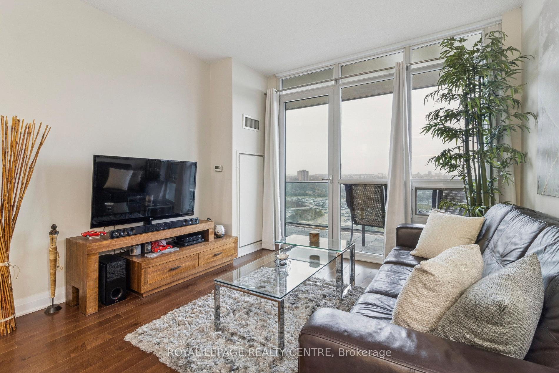 Photo 8 of Unit 1503, 1055 Southdown Road, Mississauga, Clarkson — HOMEH