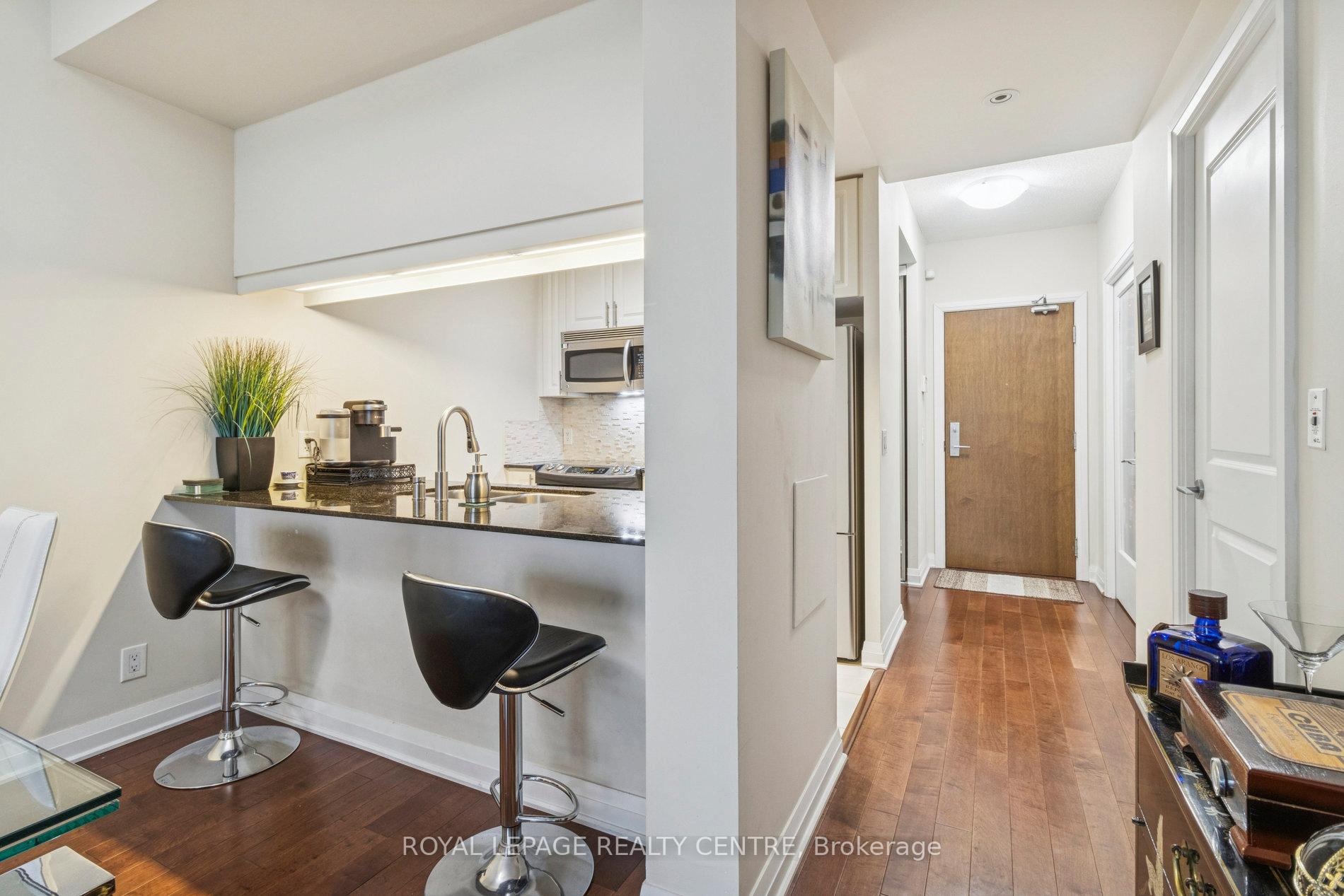 Photo 12 of Unit 1503, 1055 Southdown Road, Mississauga, Clarkson — HOMEH