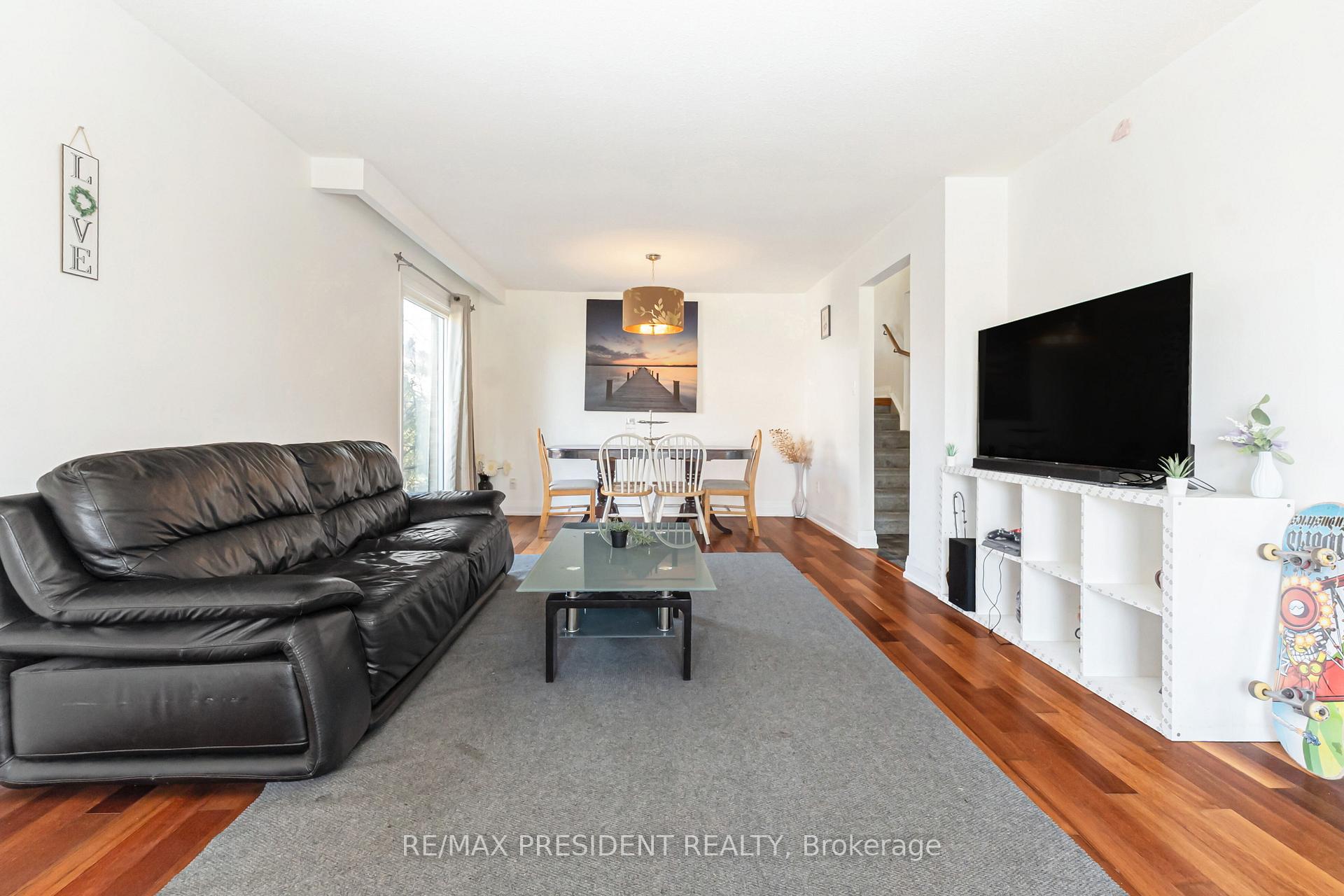 Photo 8 of 384 Centre Street N, Brampton, Brampton North — HOMEH