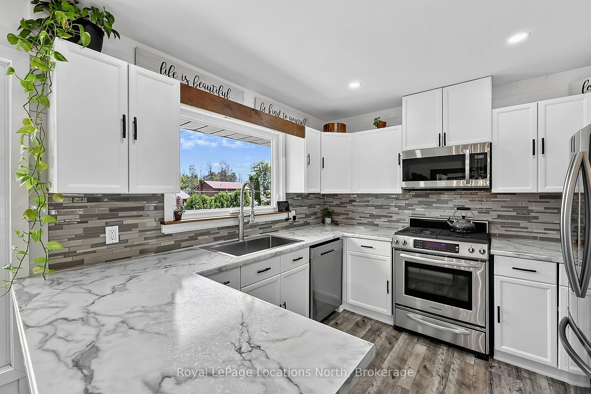Photo 19 of 16 Huronia Pathway, Collingwood — HOMEH