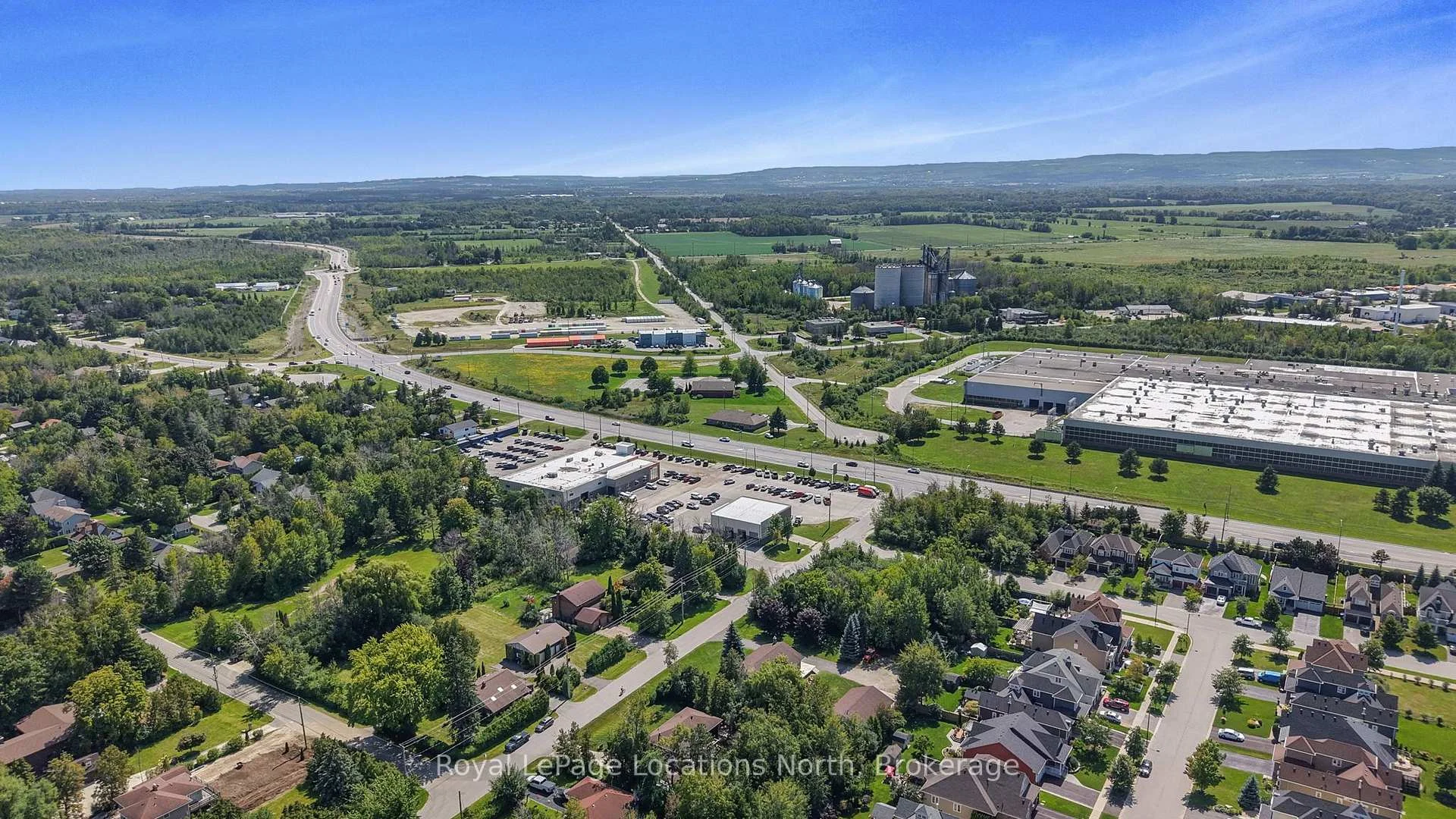 Photo 48 of 16 Huronia Pathway, Collingwood — HOMEH