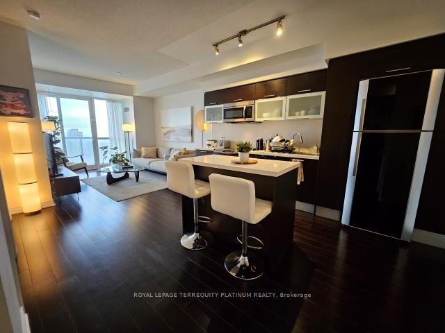 Photo 2 of Unit 4205, 386 Yonge Street, Toronto, Bay Street Corridor — HOMEH