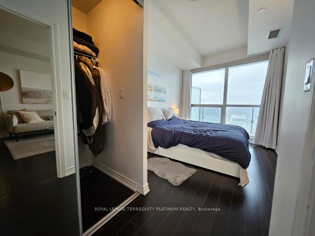 Photo 7 of Unit 4205, 386 Yonge Street, Toronto, Bay Street Corridor — HOMEH