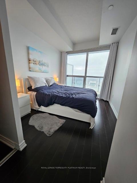 Photo 8 of Unit 4205, 386 Yonge Street, Toronto, Bay Street Corridor — HOMEH