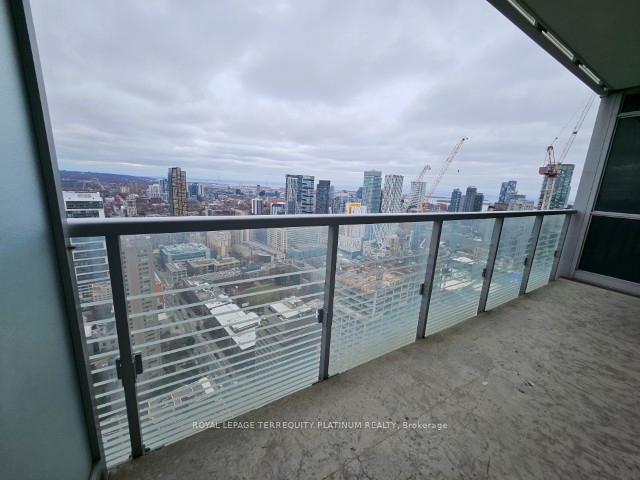 Photo 12 of Unit 4205, 386 Yonge Street, Toronto, Bay Street Corridor — HOMEH