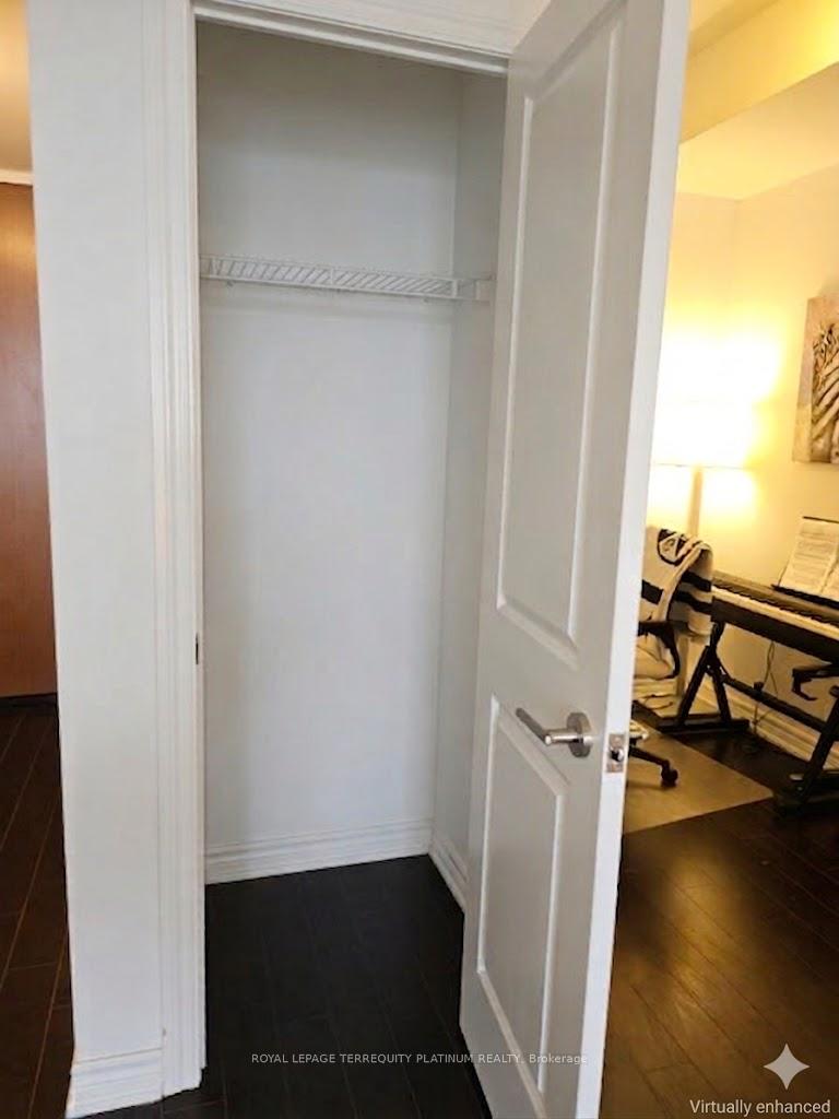 Photo 17 of Unit 4205, 386 Yonge Street, Toronto, Bay Street Corridor — HOMEH