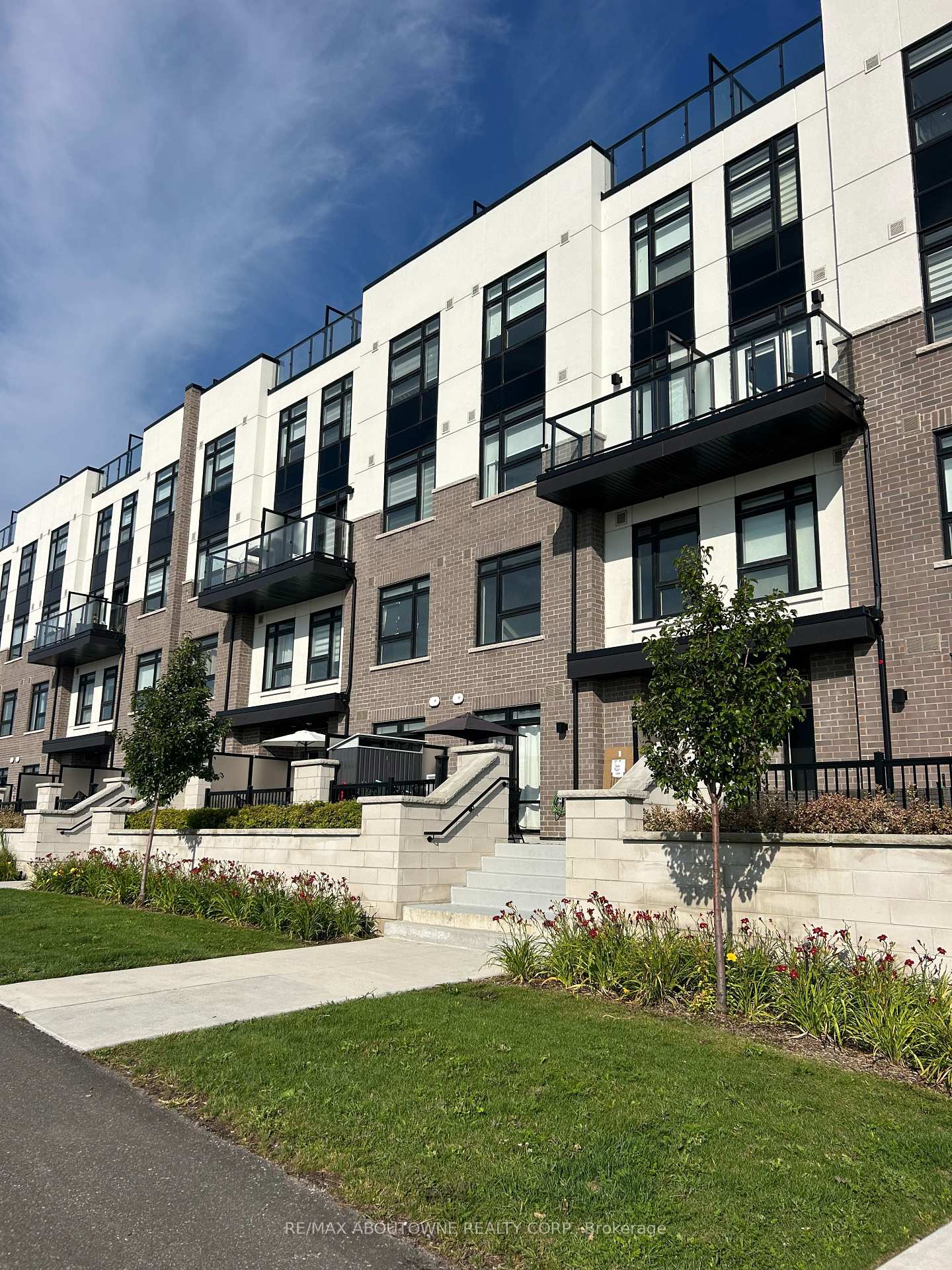 Photo 2 of Unit 106, 1581 Rose Way, Milton, Cobban — HOMEH