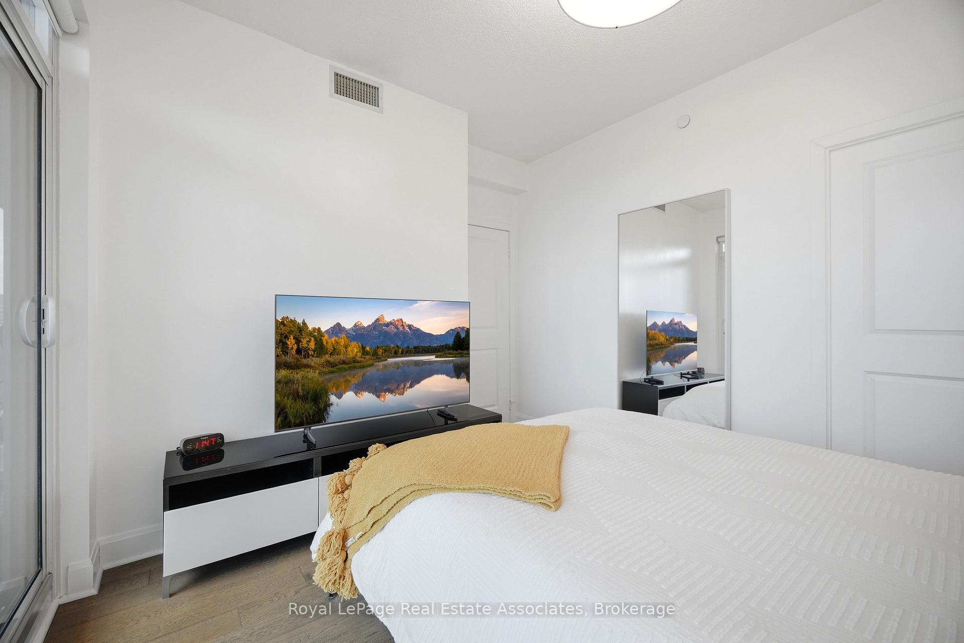 Photo 24 of Unit 2301, 33 Shore Breeze Drive, Etobicoke, Mimico — HOMEH