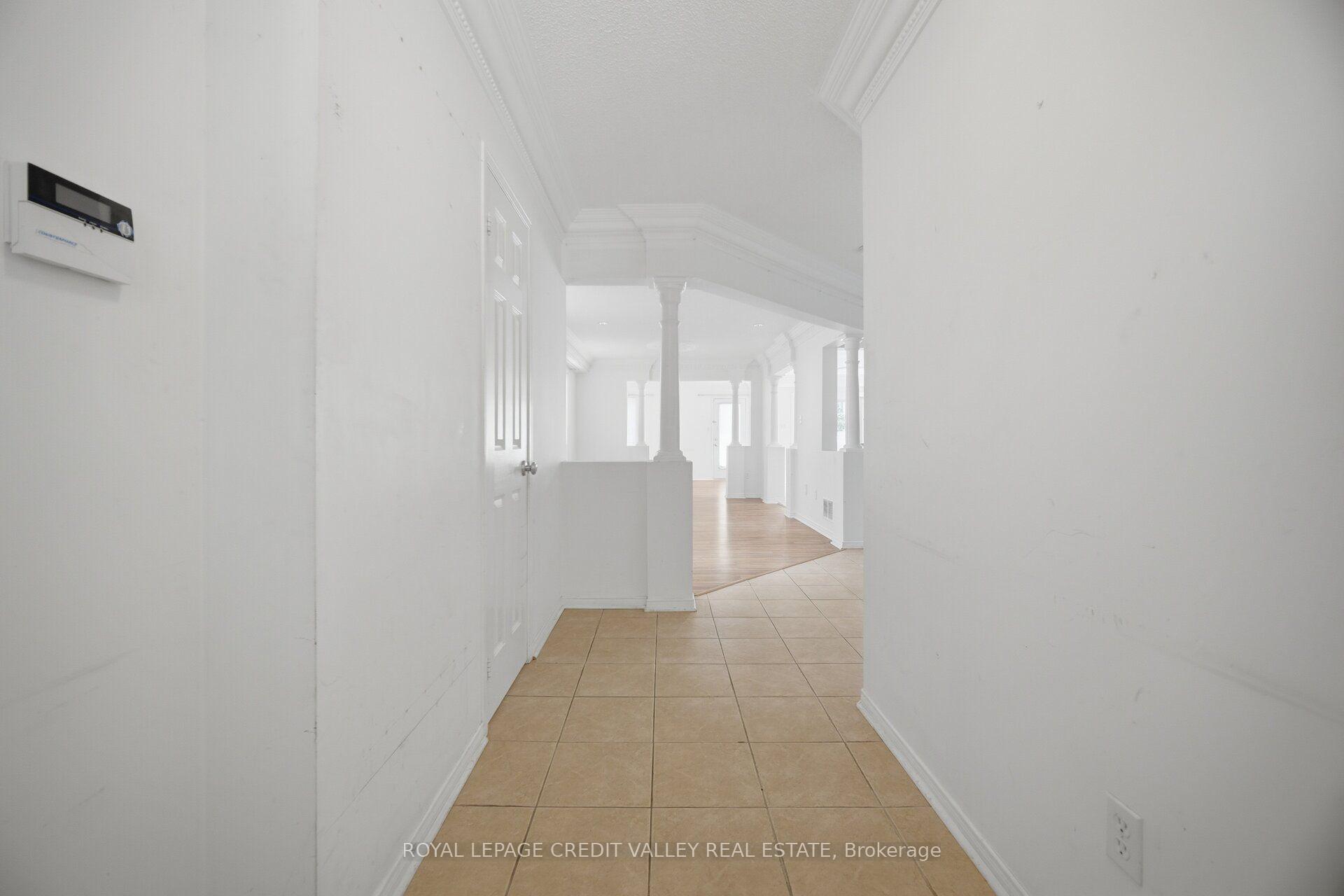 Photo 7 of 31 Capistro Street, Brampton, Fletcher's Meadow — HOMEH