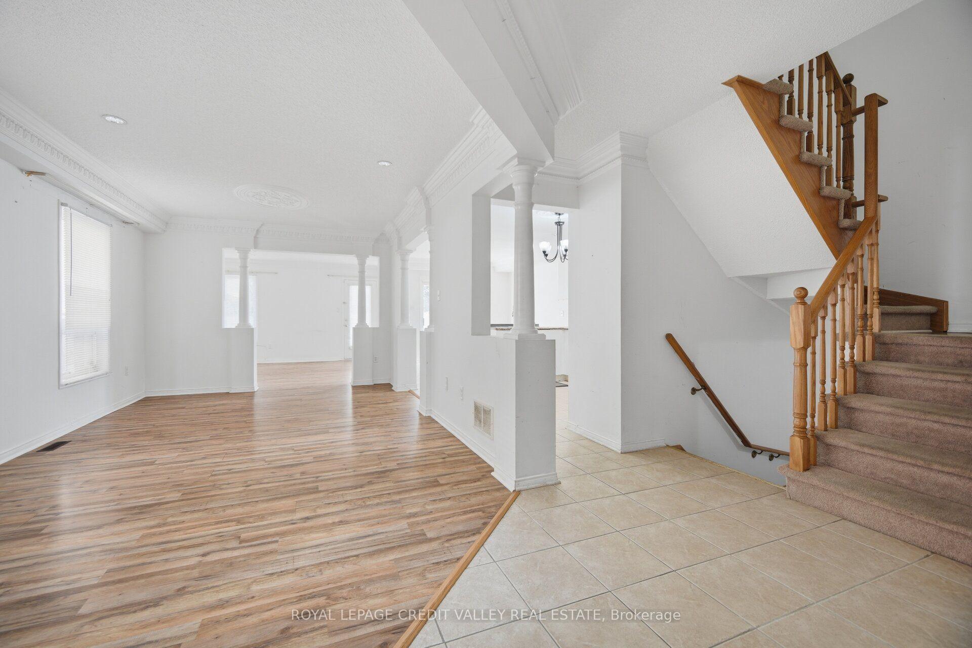 Photo 8 of 31 Capistro Street, Brampton, Fletcher's Meadow — HOMEH