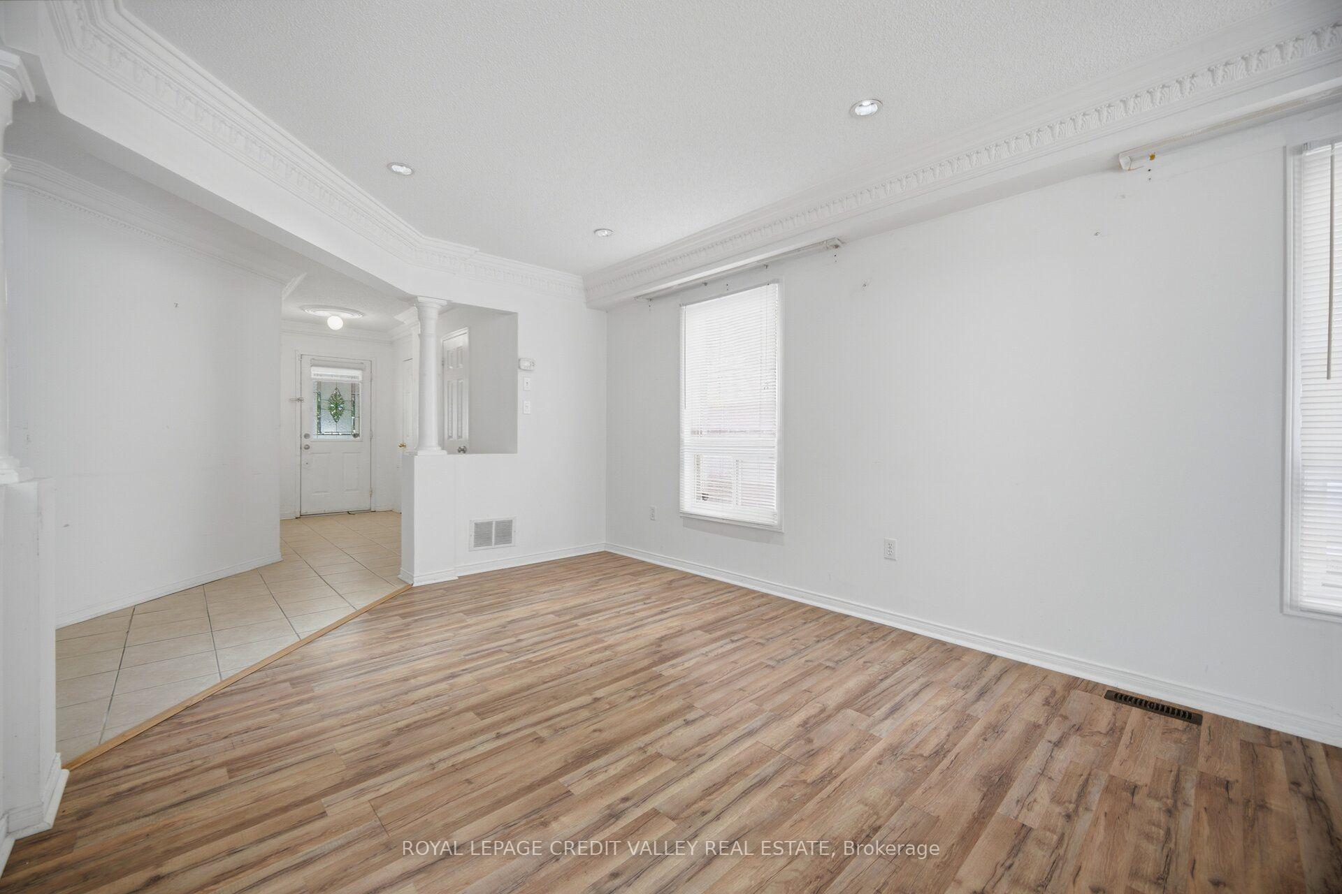 Photo 9 of 31 Capistro Street, Brampton, Fletcher's Meadow — HOMEH