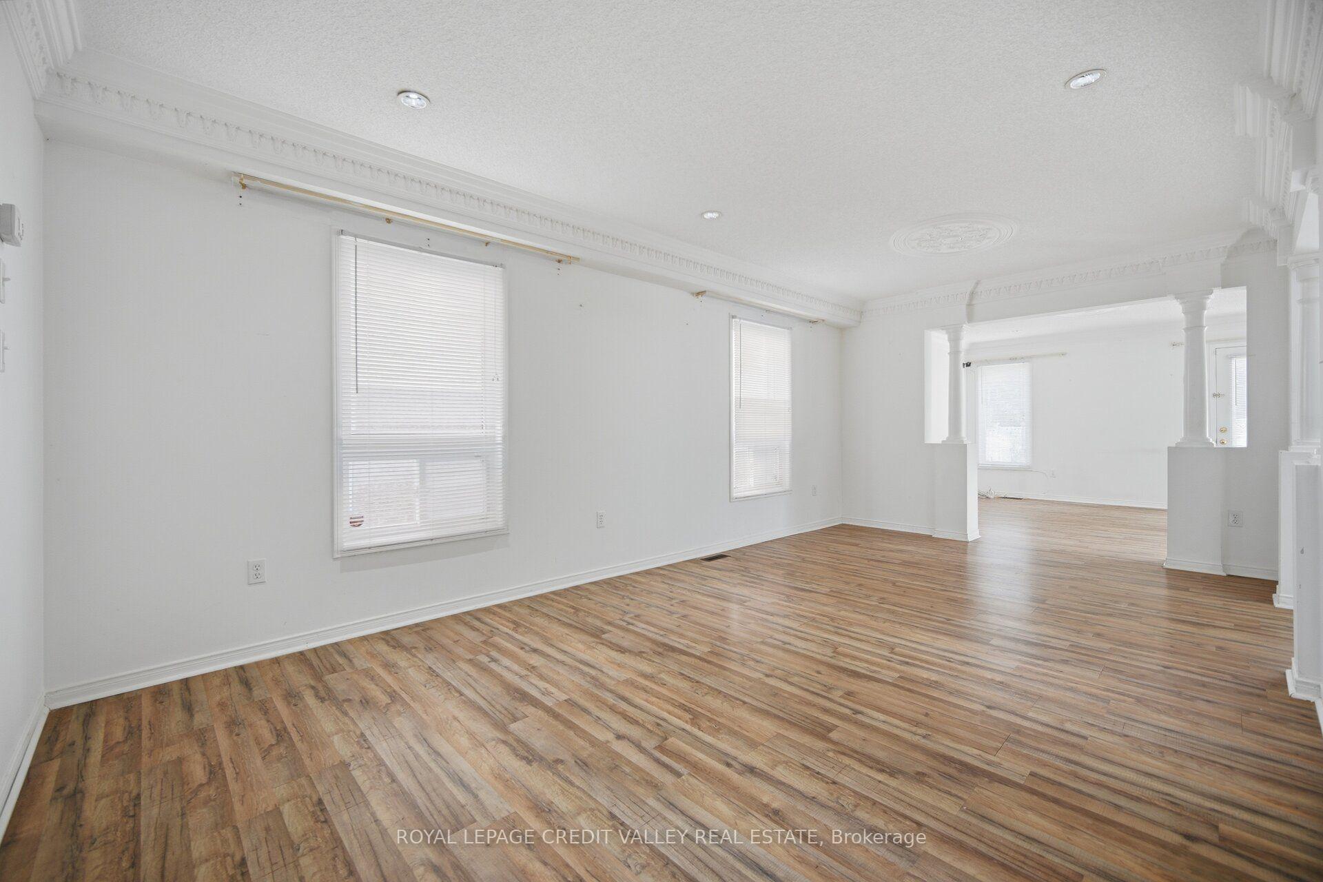 Photo 11 of 31 Capistro Street, Brampton, Fletcher's Meadow — HOMEH