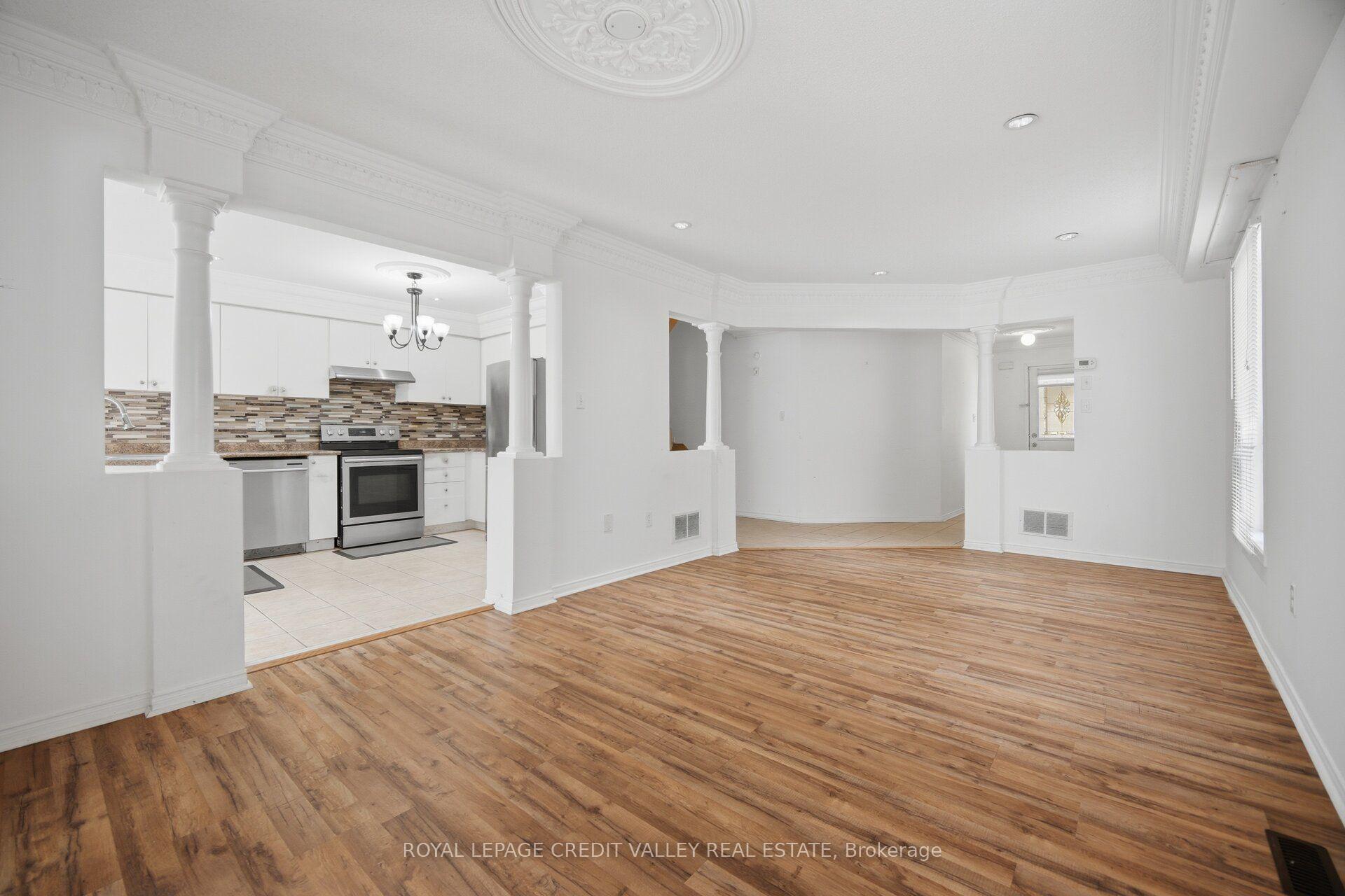 Photo 12 of 31 Capistro Street, Brampton, Fletcher's Meadow — HOMEH