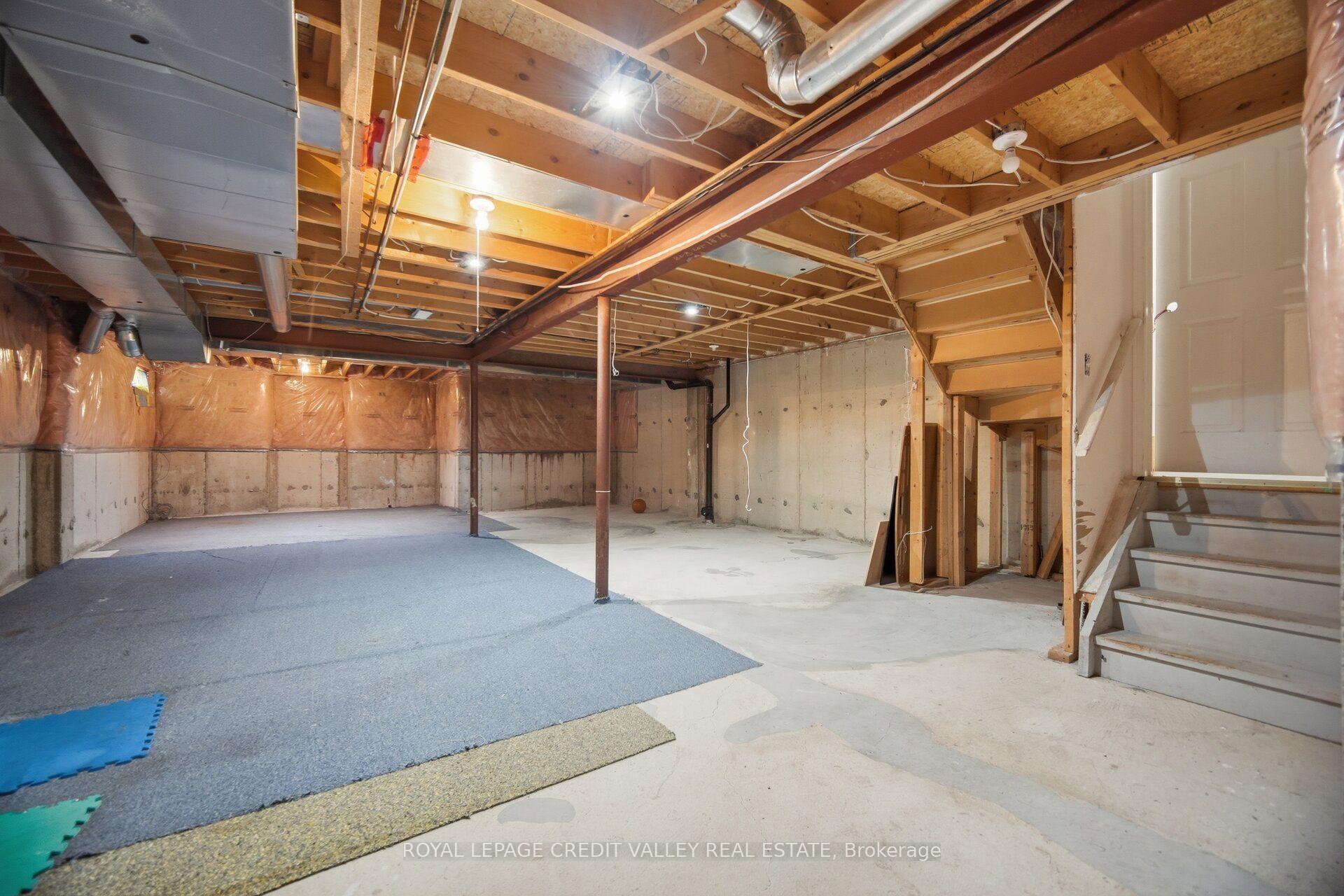 Photo 41 of 31 Capistro Street, Brampton, Fletcher's Meadow — HOMEH