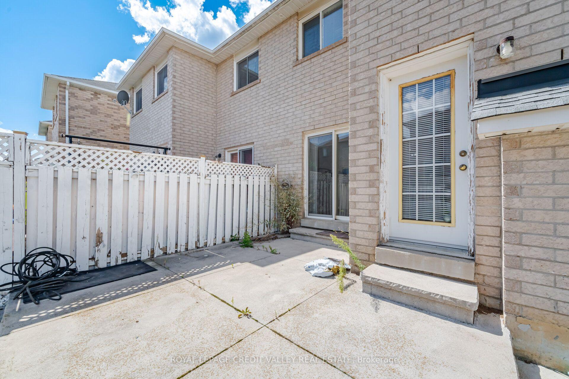 Photo 45 of 31 Capistro Street, Brampton, Fletcher's Meadow — HOMEH