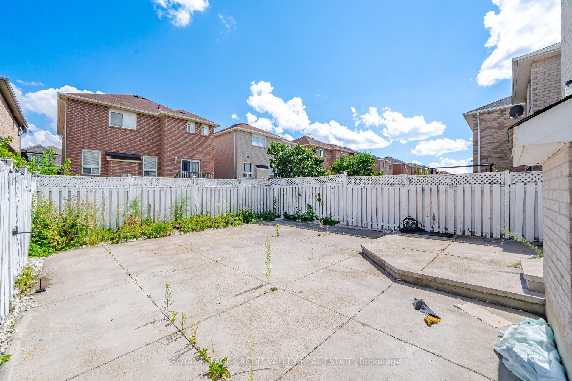 Photo 46 of 31 Capistro Street, Brampton, Fletcher's Meadow — HOMEH
