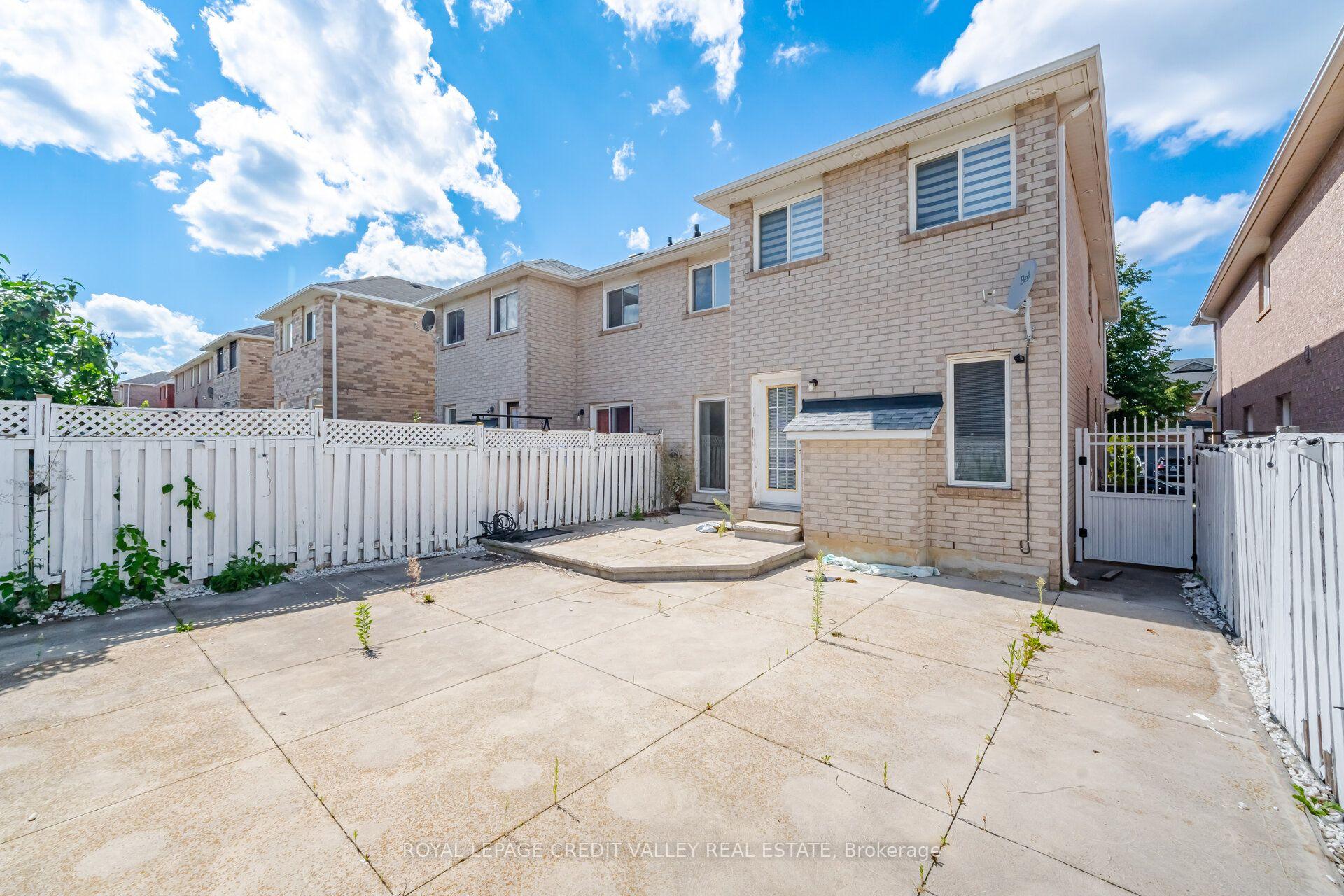 Photo 47 of 31 Capistro Street, Brampton, Fletcher's Meadow — HOMEH