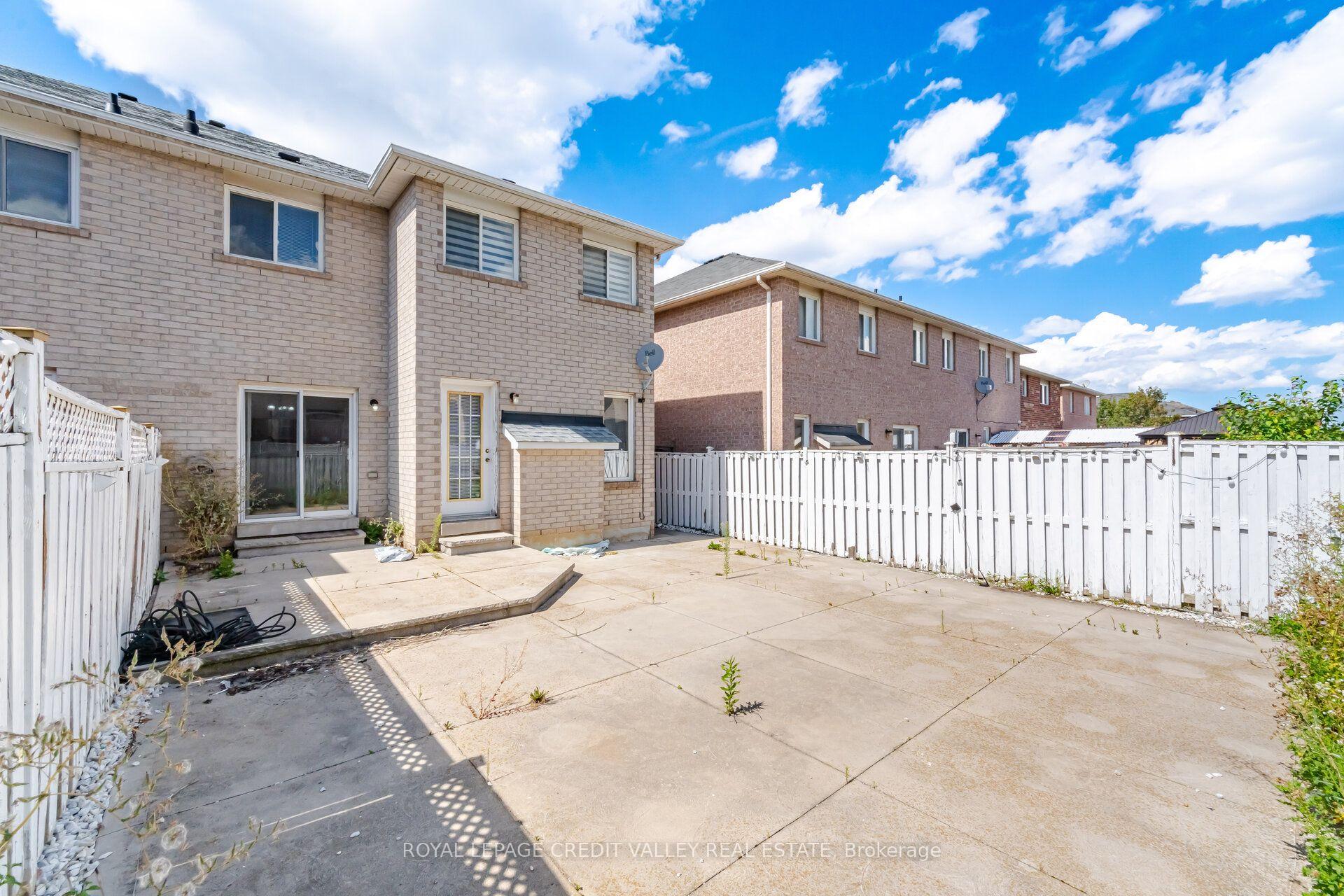 Photo 48 of 31 Capistro Street, Brampton, Fletcher's Meadow — HOMEH