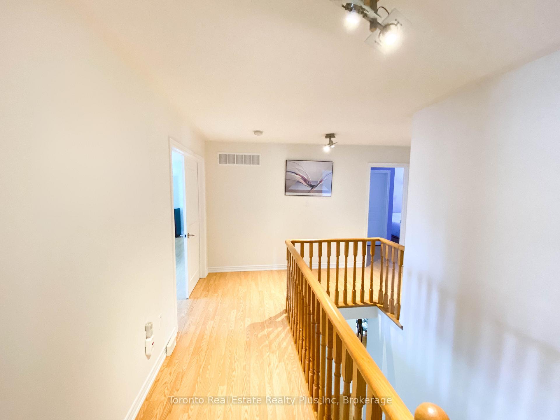 Photo 25 of 7 Braehead Drive, Richmond Hill, Jefferson — HOMEH