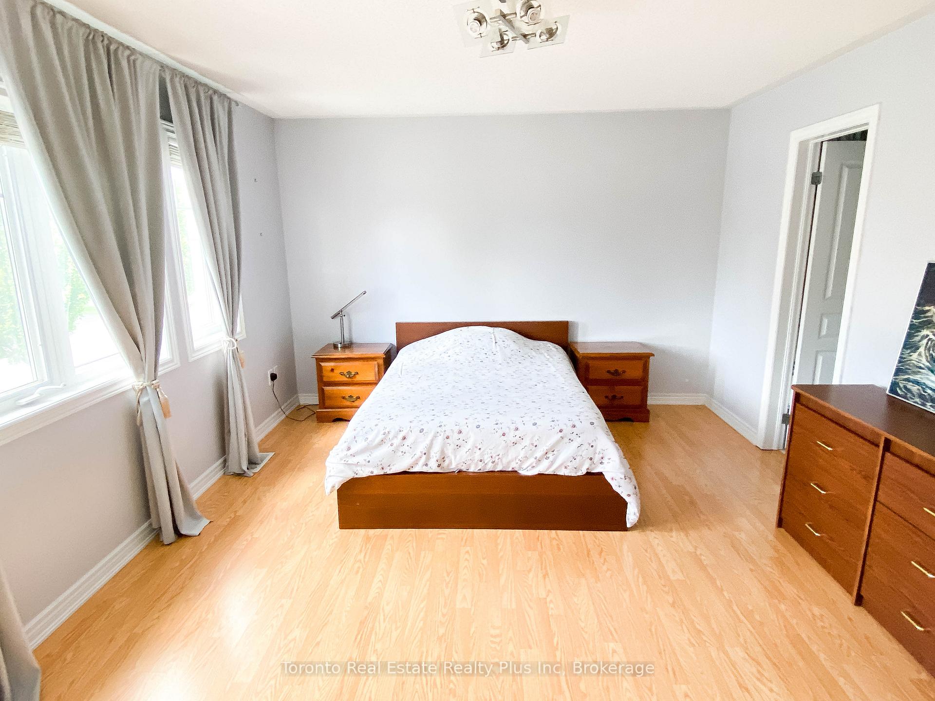 Photo 29 of 7 Braehead Drive, Richmond Hill, Jefferson — HOMEH