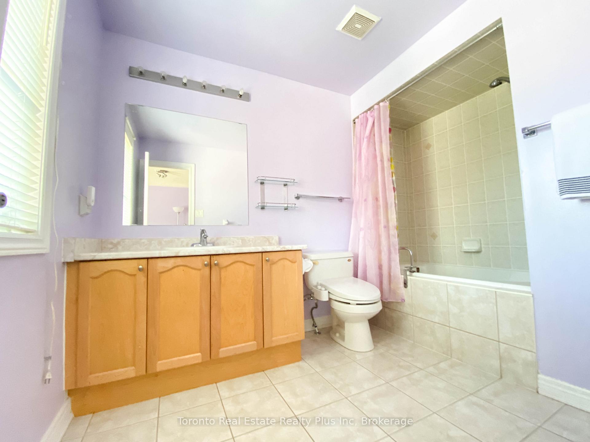 Photo 32 of 7 Braehead Drive, Richmond Hill, Jefferson — HOMEH