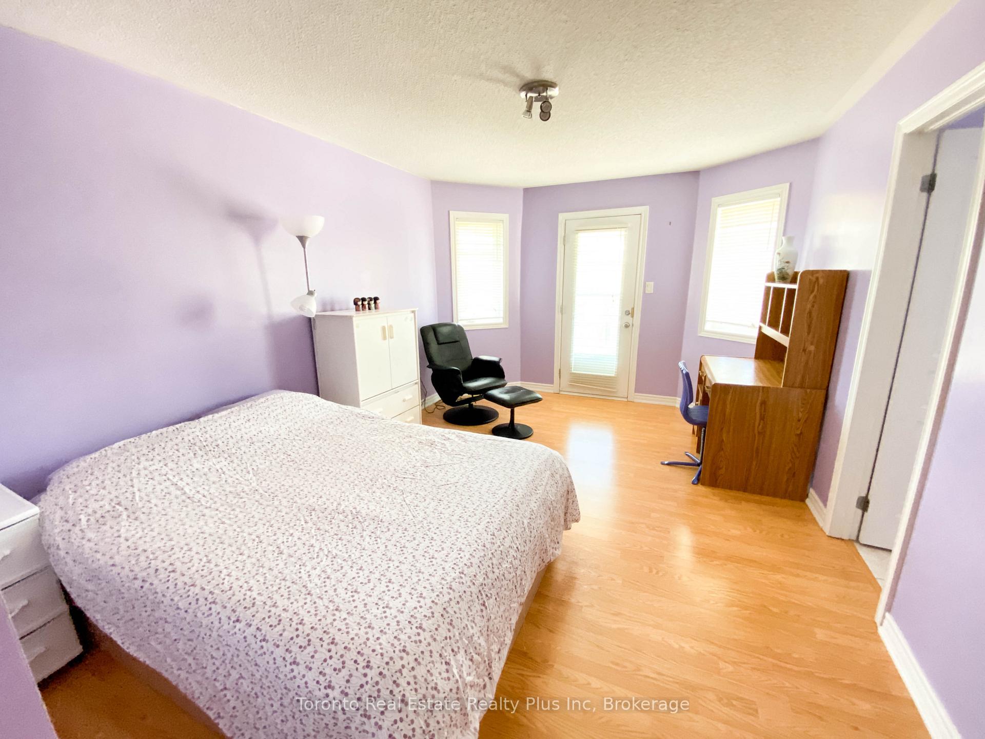 Photo 33 of 7 Braehead Drive, Richmond Hill, Jefferson — HOMEH