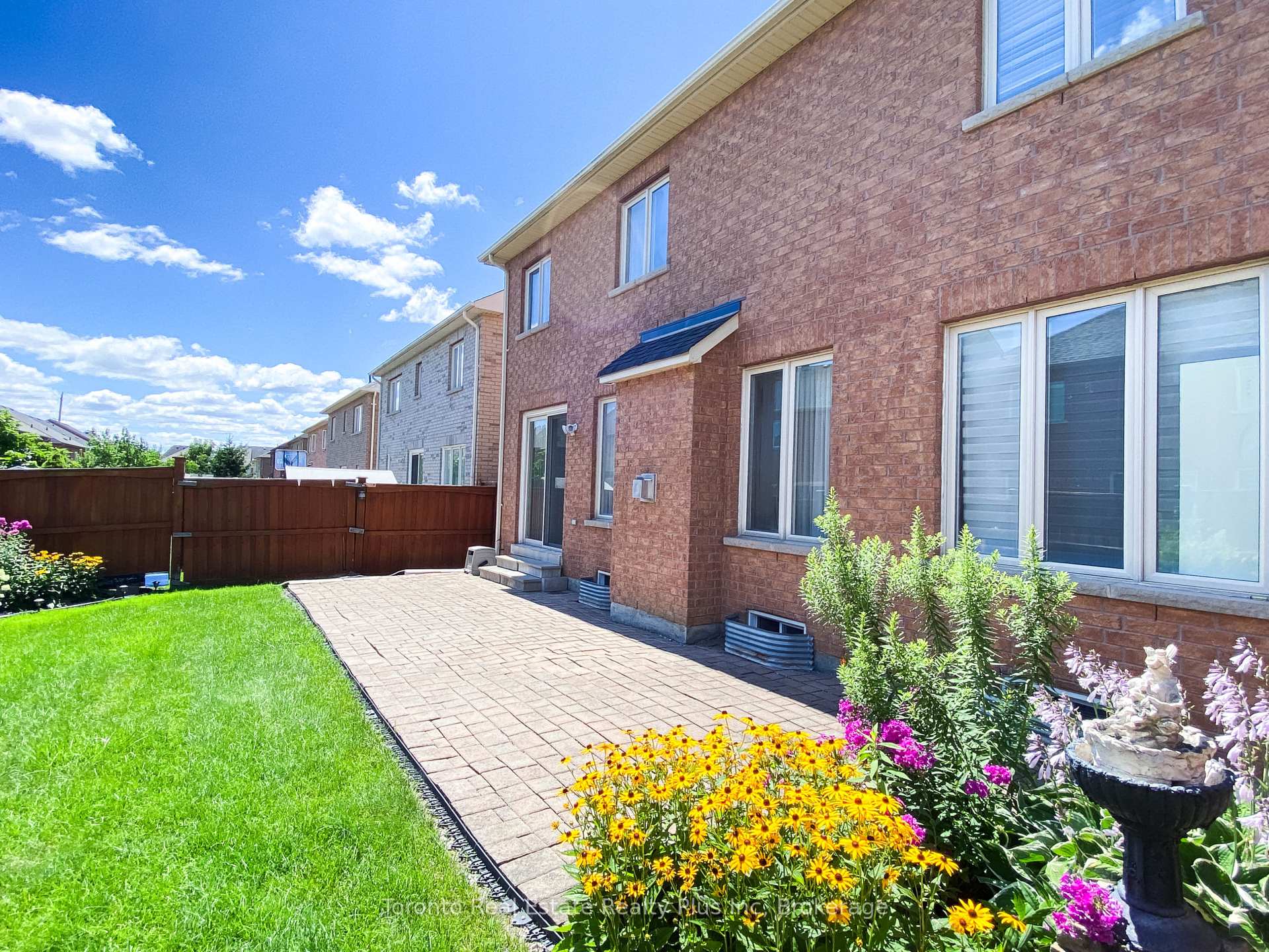 Photo 41 of 7 Braehead Drive, Richmond Hill, Jefferson — HOMEH