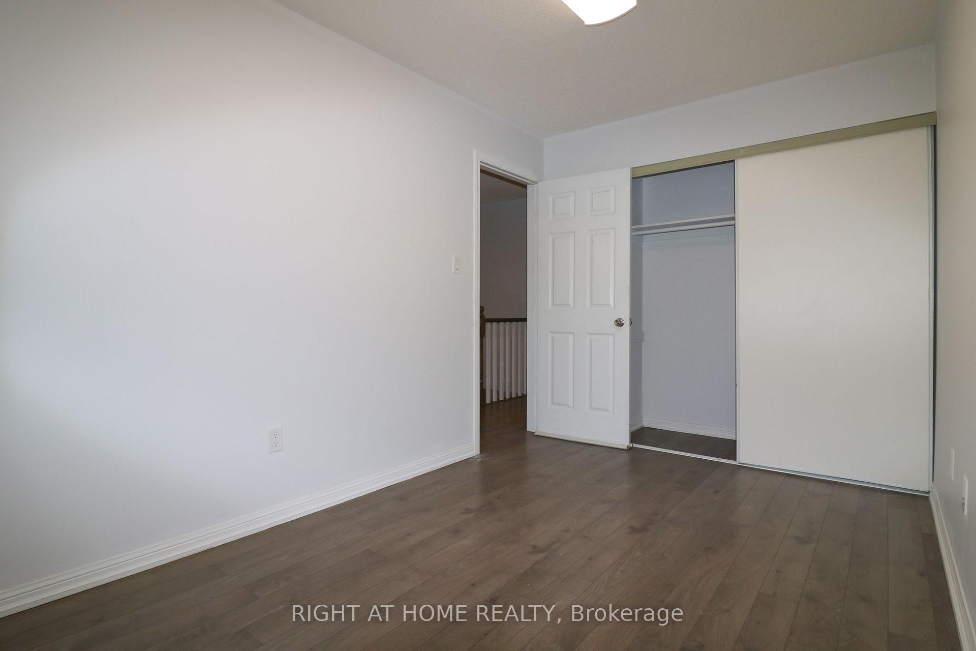 Photo 12 of 497 Ainsworth Drive E, Newmarket, Gorham-College Manor — HOMEH