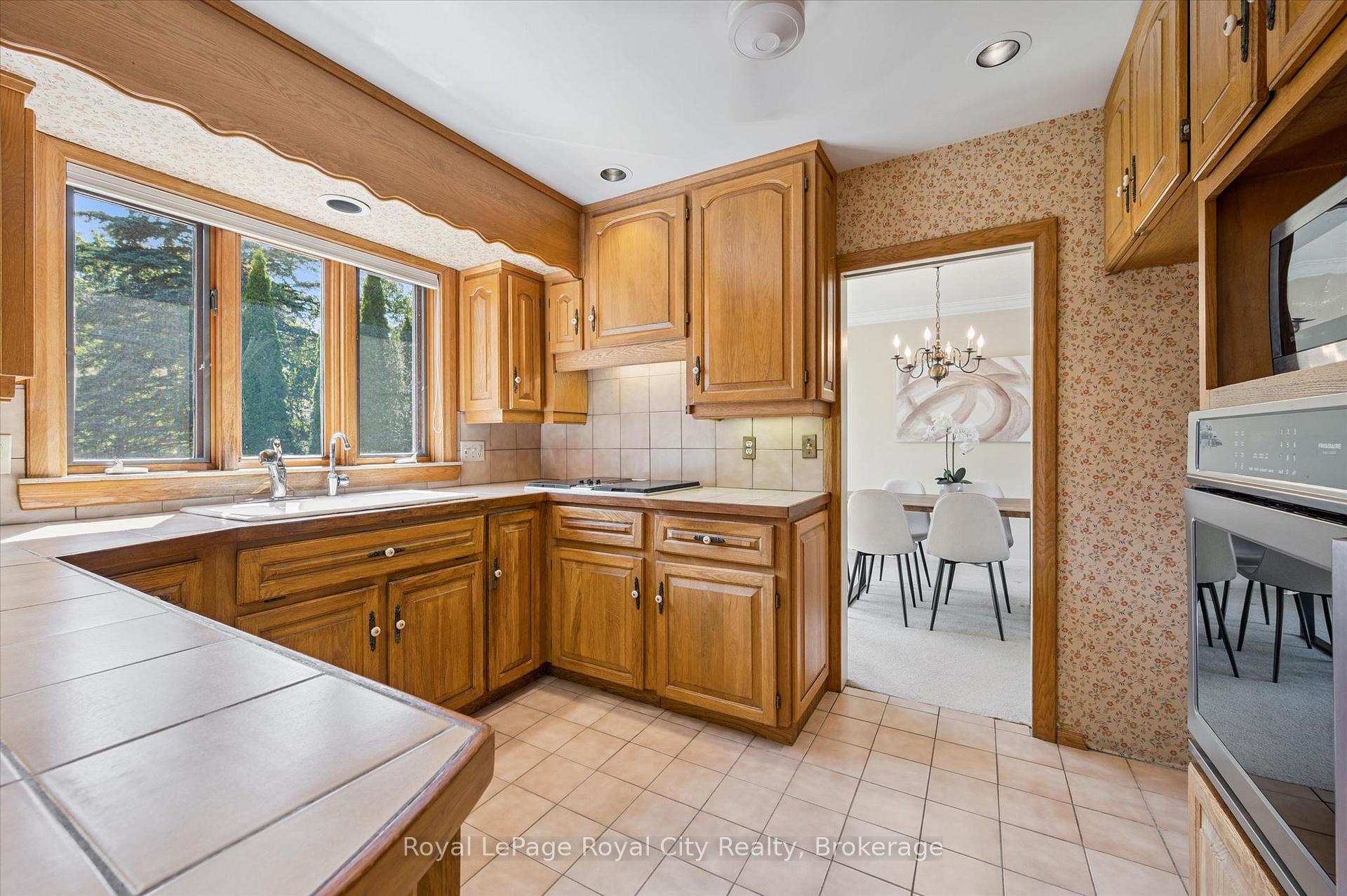 Photo 18 of 67 Woodside Road, Guelph, Dovercliffe Park/Old University — HOMEH