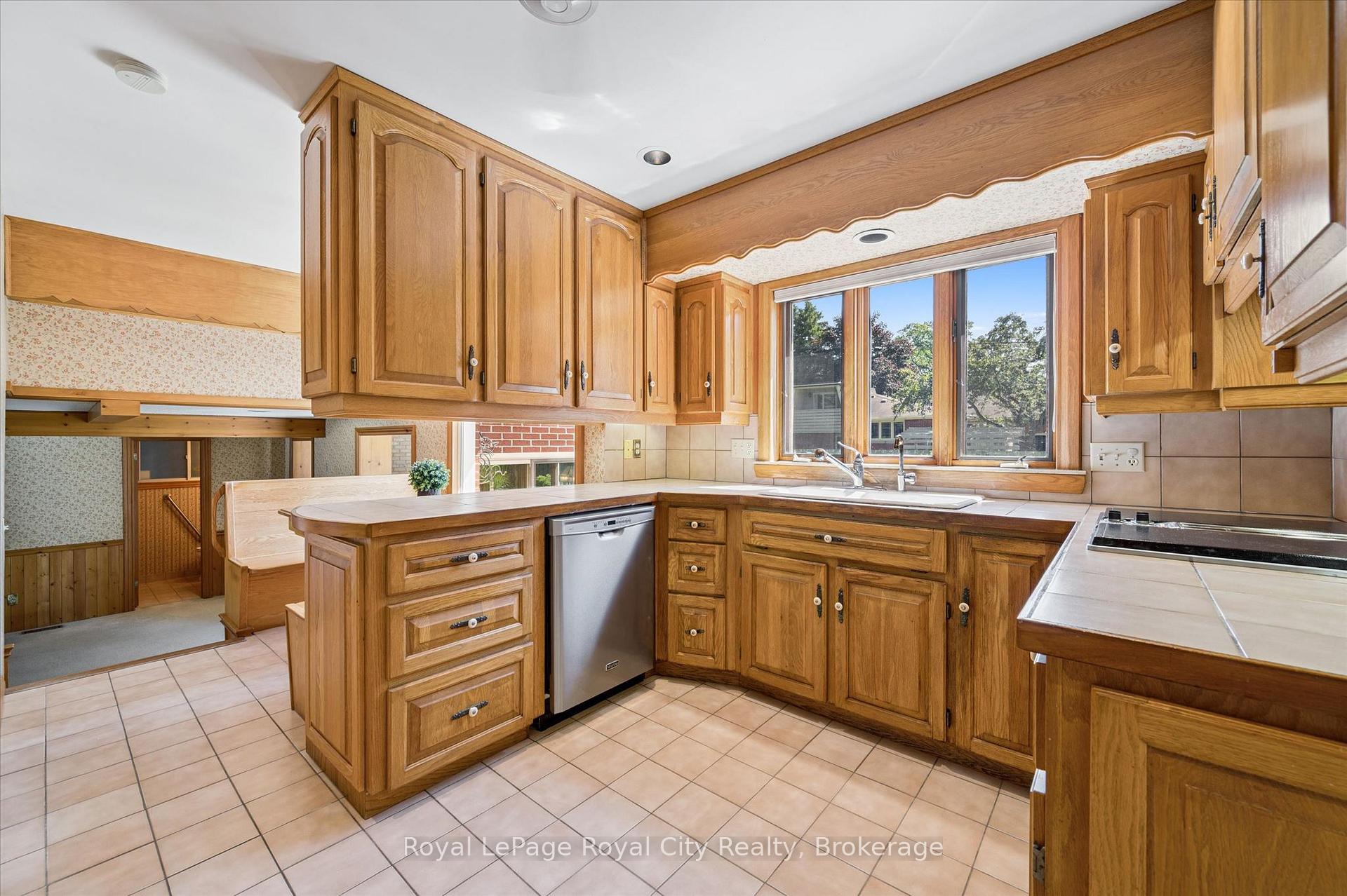 Photo 19 of 67 Woodside Road, Guelph, Dovercliffe Park/Old University — HOMEH